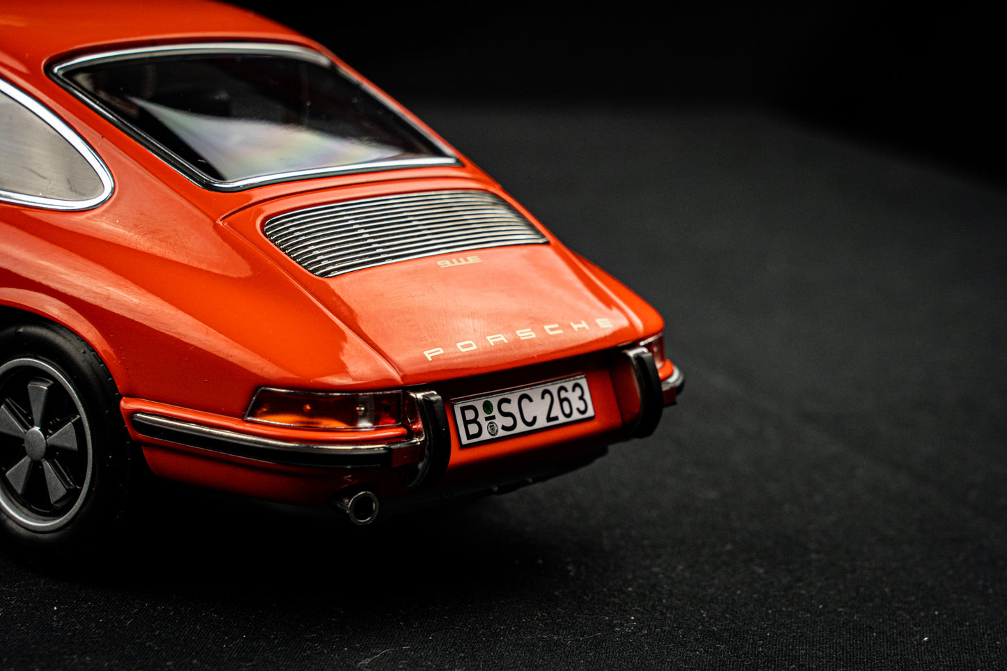 Porsche 911 E 1970 in orange - Norev 1:18