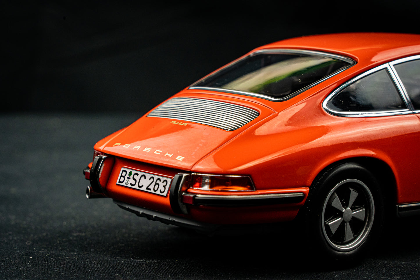 Porsche 911 E 1970 in orange - Norev 1:18