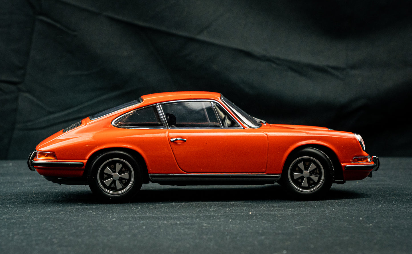 Porsche 911 E 1970 in orange - Norev 1:18