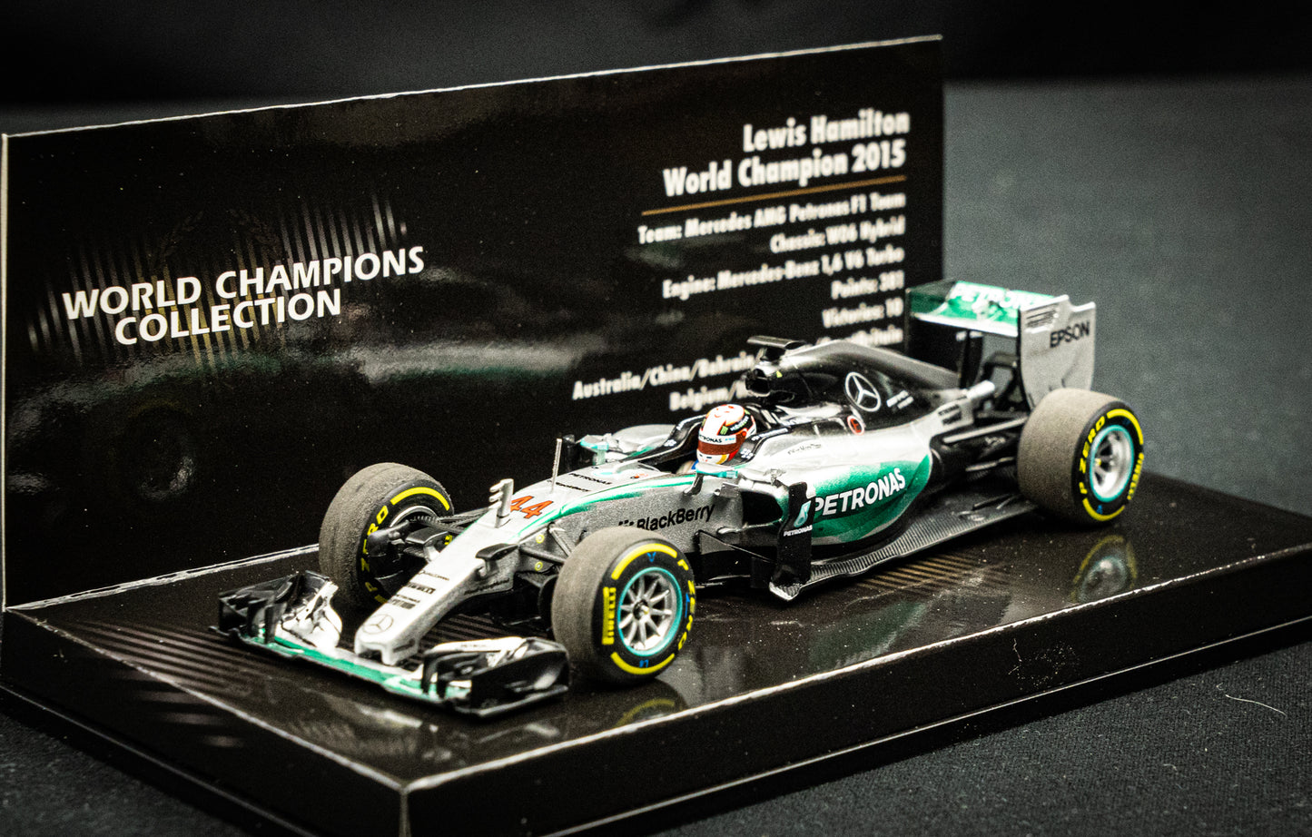 Lewis Hamilton #44 Mercedes W06 Hybrid Formel 1 Weltmeister 2015 - Minichamps 1:43