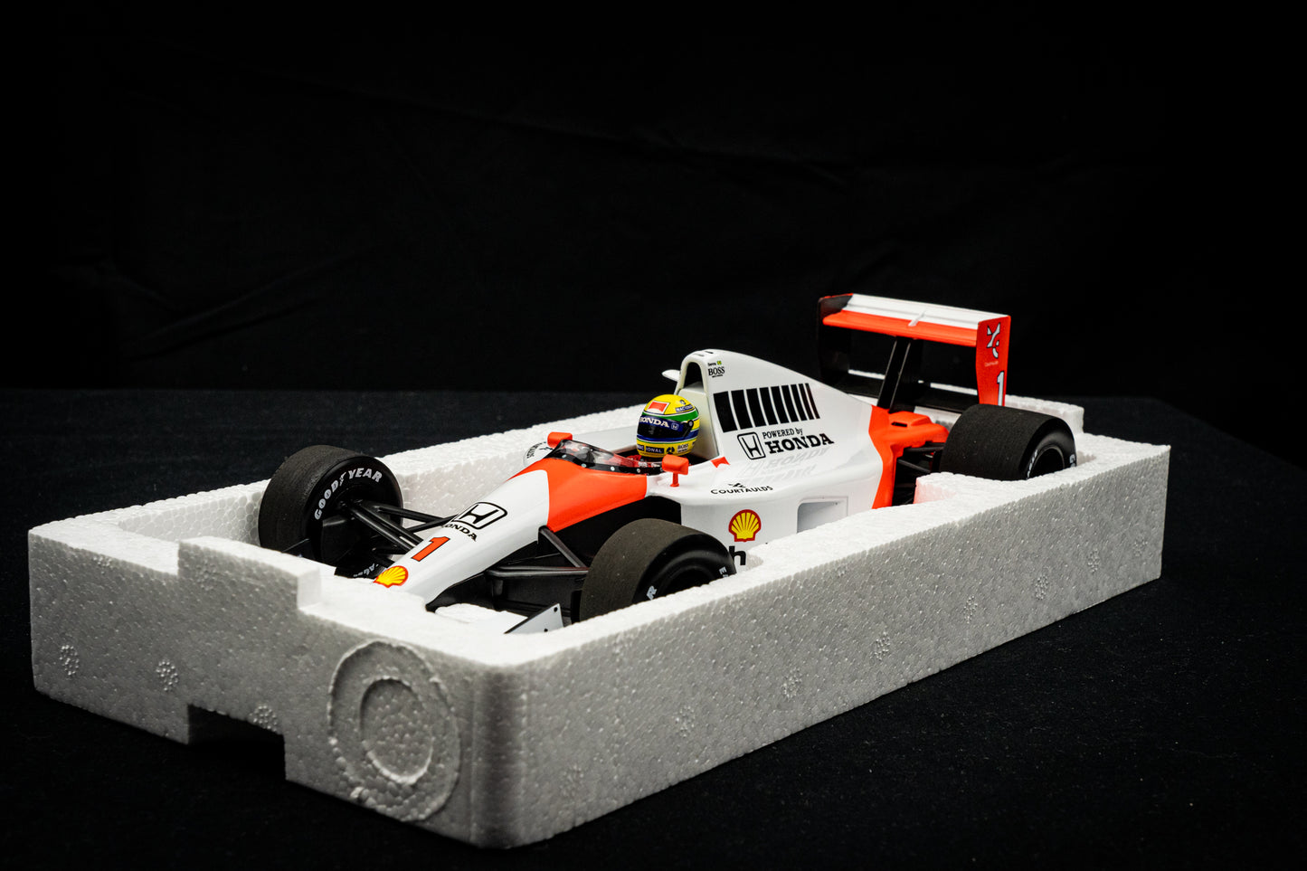 McLaren MP4/6 #1 Ayrton Senna Formel 1 Weltmeister 1991 - Minichamps 1:18