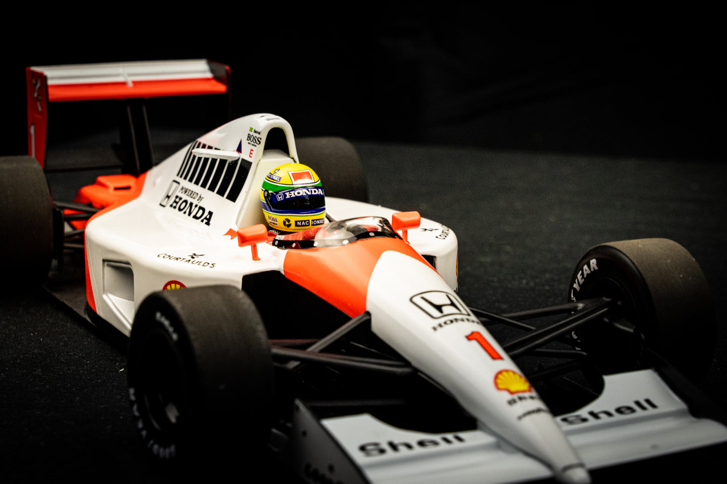 McLaren MP4/6 #1 Ayrton Senna Formel 1 Weltmeister 1991 - Minichamps 1:18