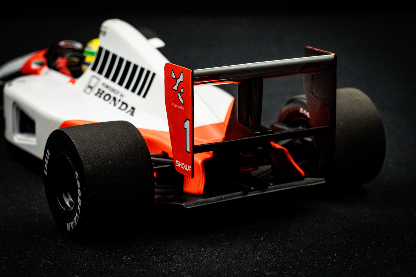 McLaren MP4/6 #1 Ayrton Senna Formel 1 Weltmeister 1991 - Minichamps 1:18