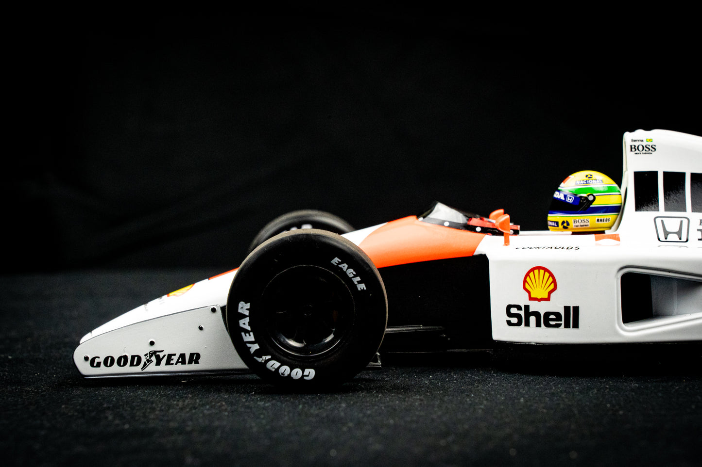 McLaren MP4/6 #1 Ayrton Senna Formel 1 Weltmeister 1991 - Minichamps 1:18