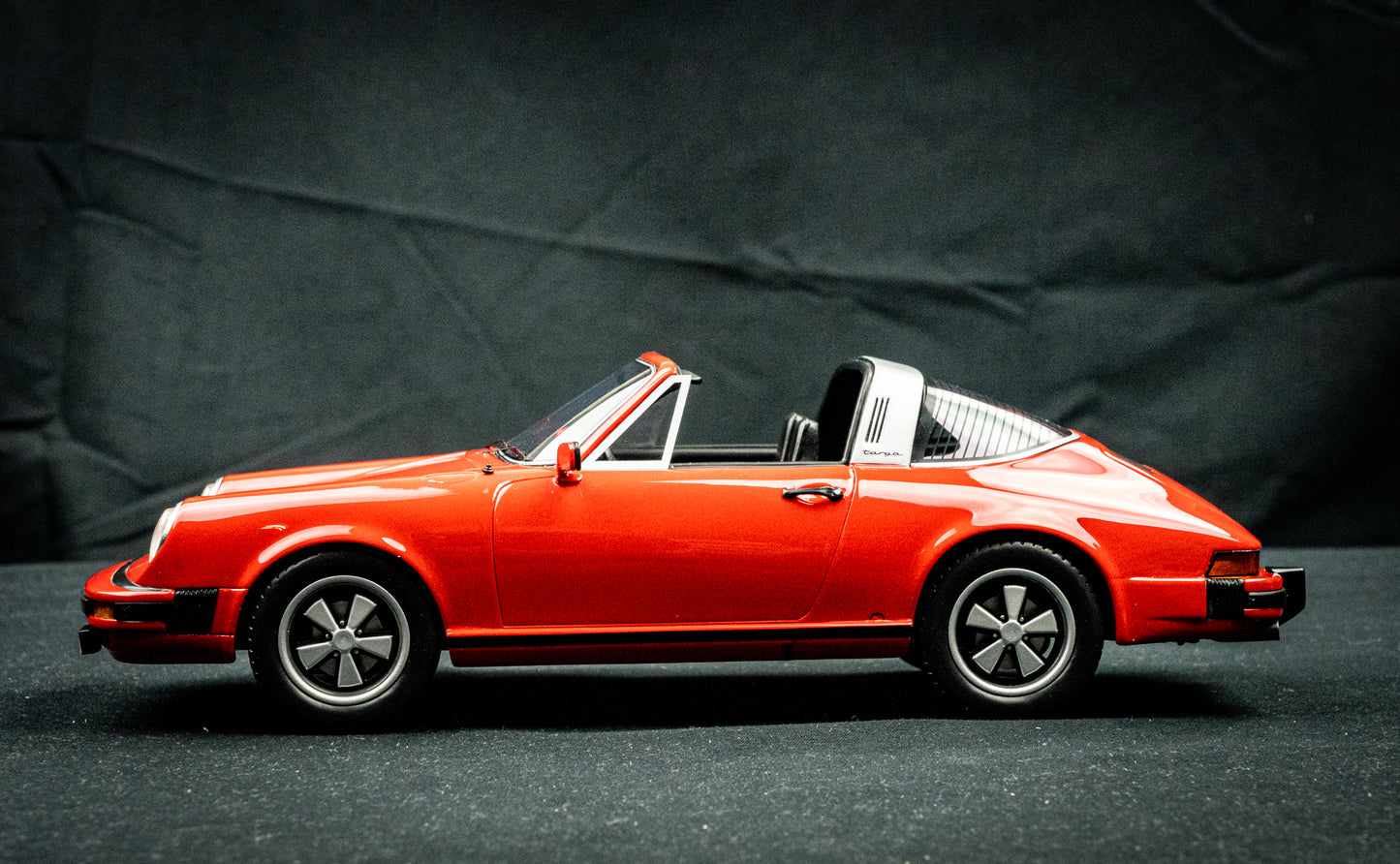 Porsche 911 Targa rot - Schuco ProR Serie 1:18 Resine