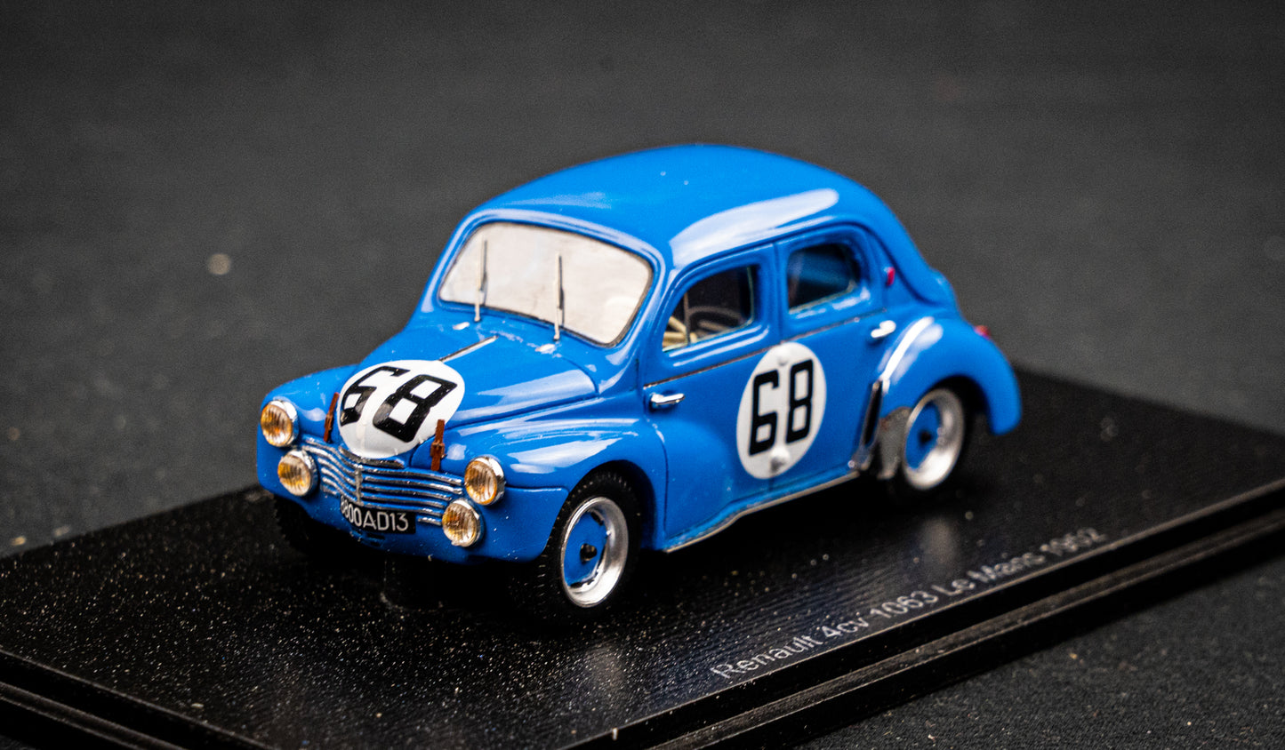 Renault 4CV 1063 #68 De Regibus / Porta 24h LeMans 1952 1:43 Spark