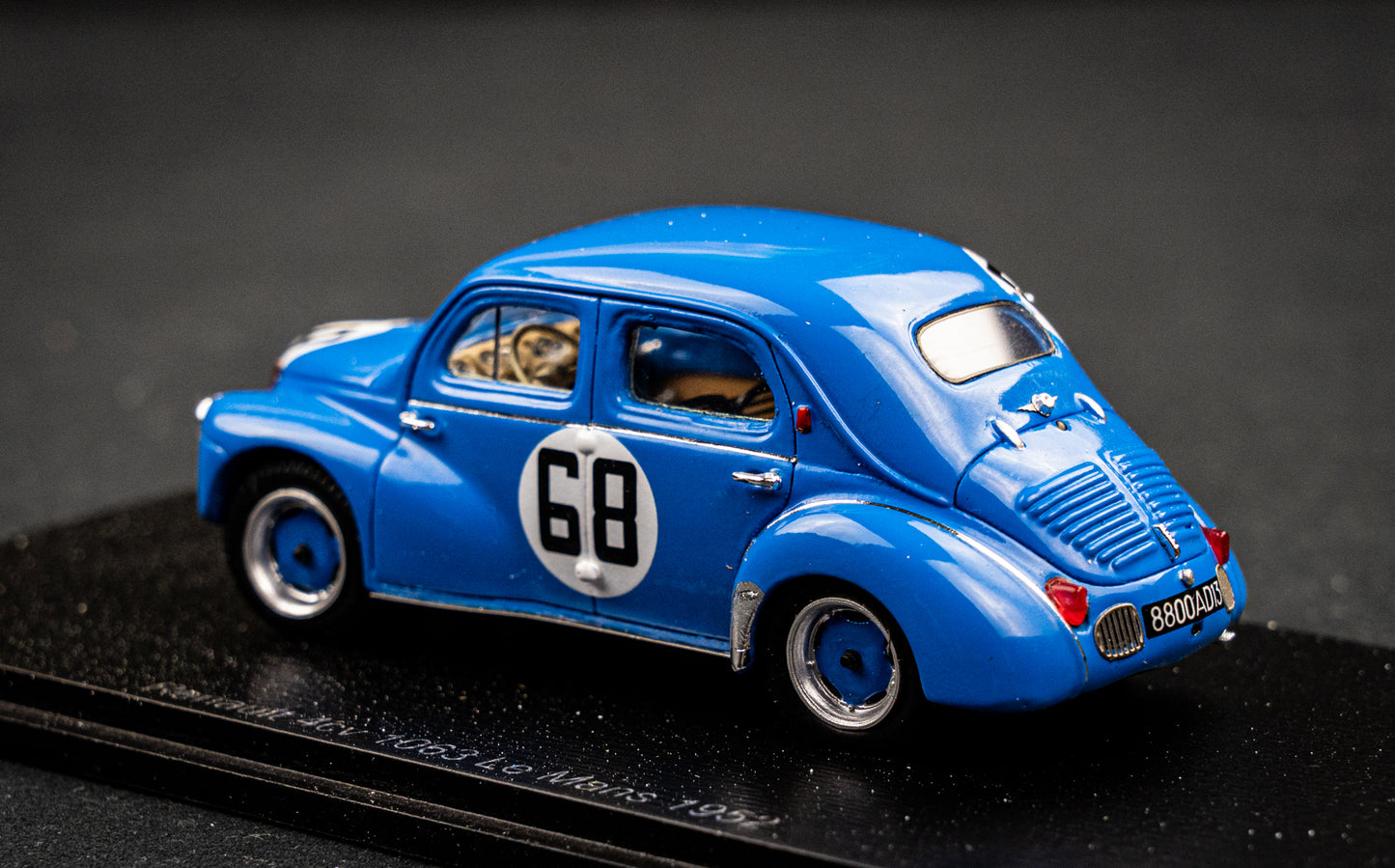 Renault 4CV 1063 #68 De Regibus / Porta 24h LeMans 1952 1:43 Spark
