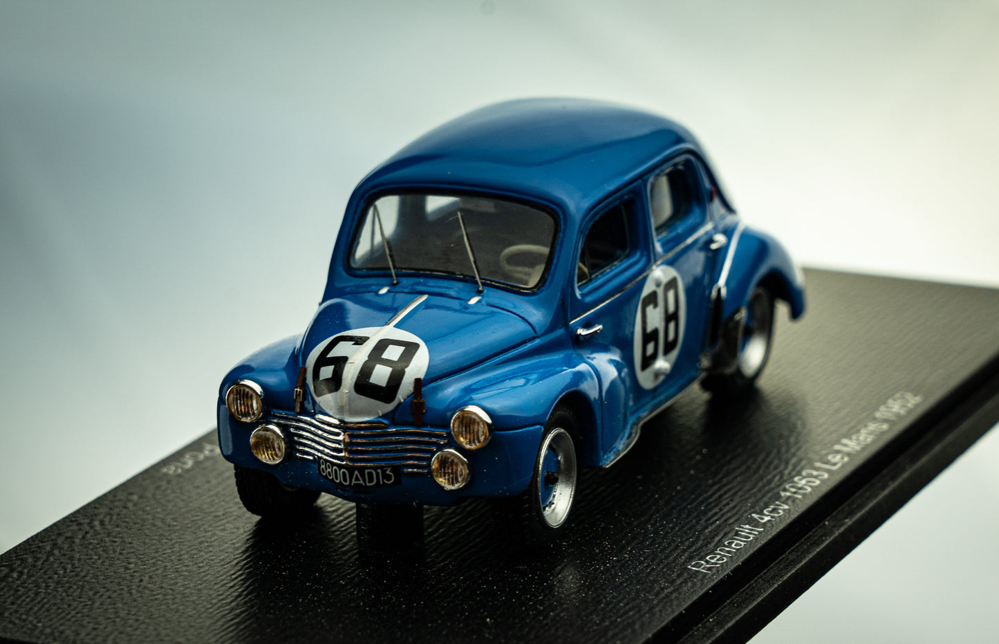 Renault 4CV 1063 #68 De Regibus / Porta 24h LeMans 1952 1:43 Spark