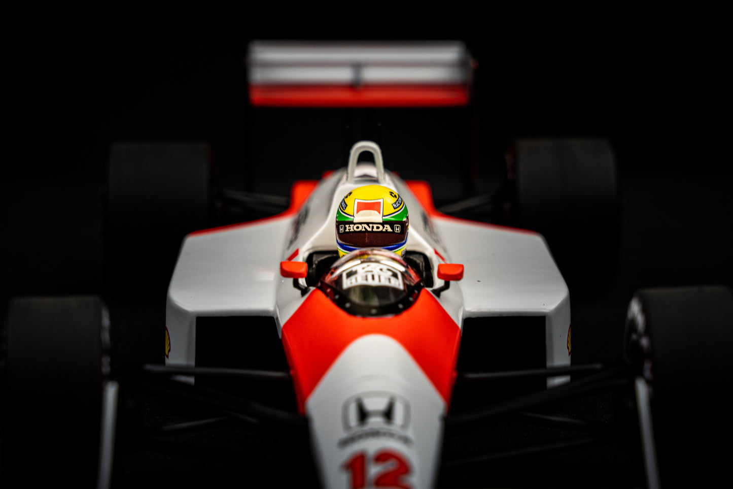Ayrton Senna McLaren MP4/4 #12 Formel 1 Weltmeister 1988 - Minichamps 1:18