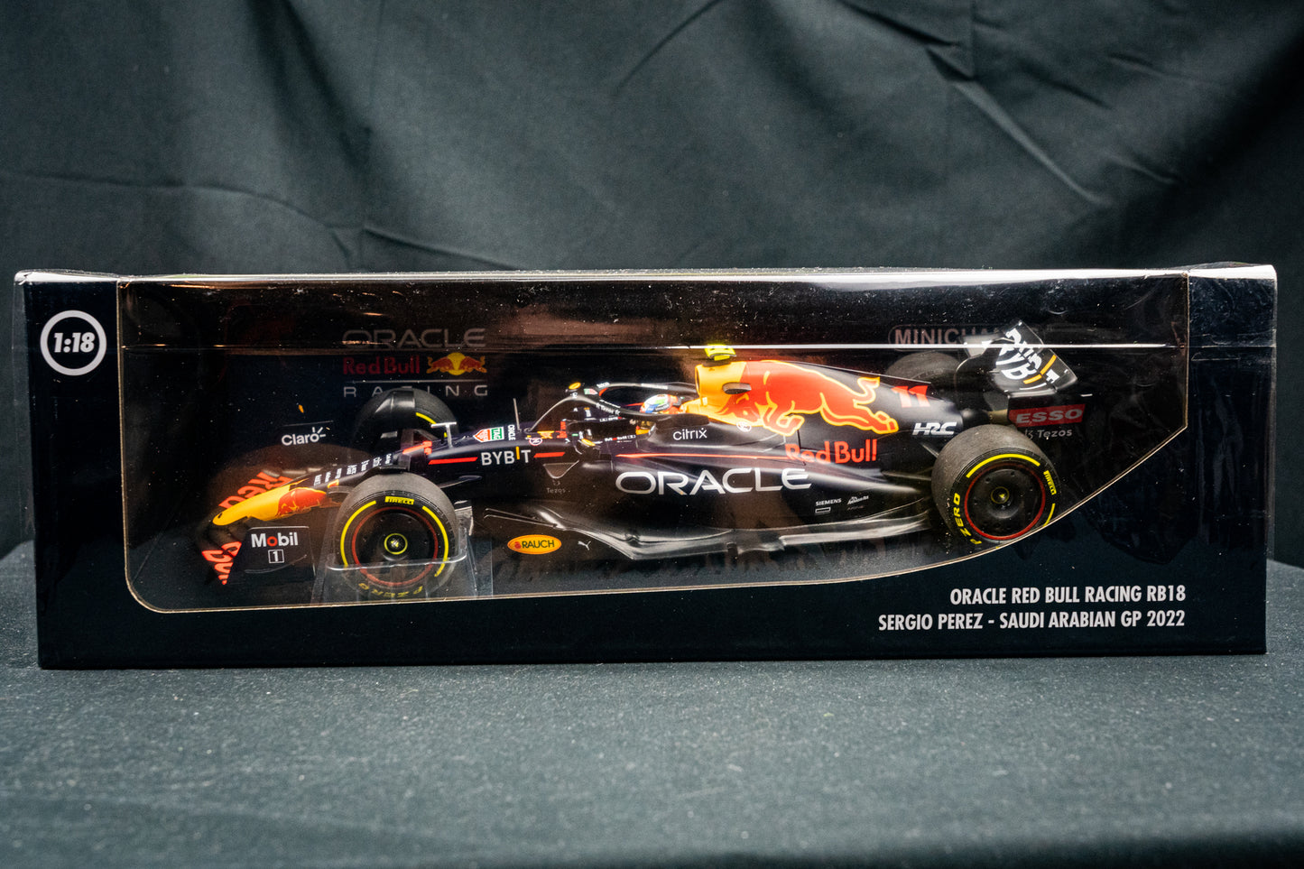 Red Bull Racing RB18 #11 Sergio Perez GP Saudi Arabien 2022 - Minichamps 1:18