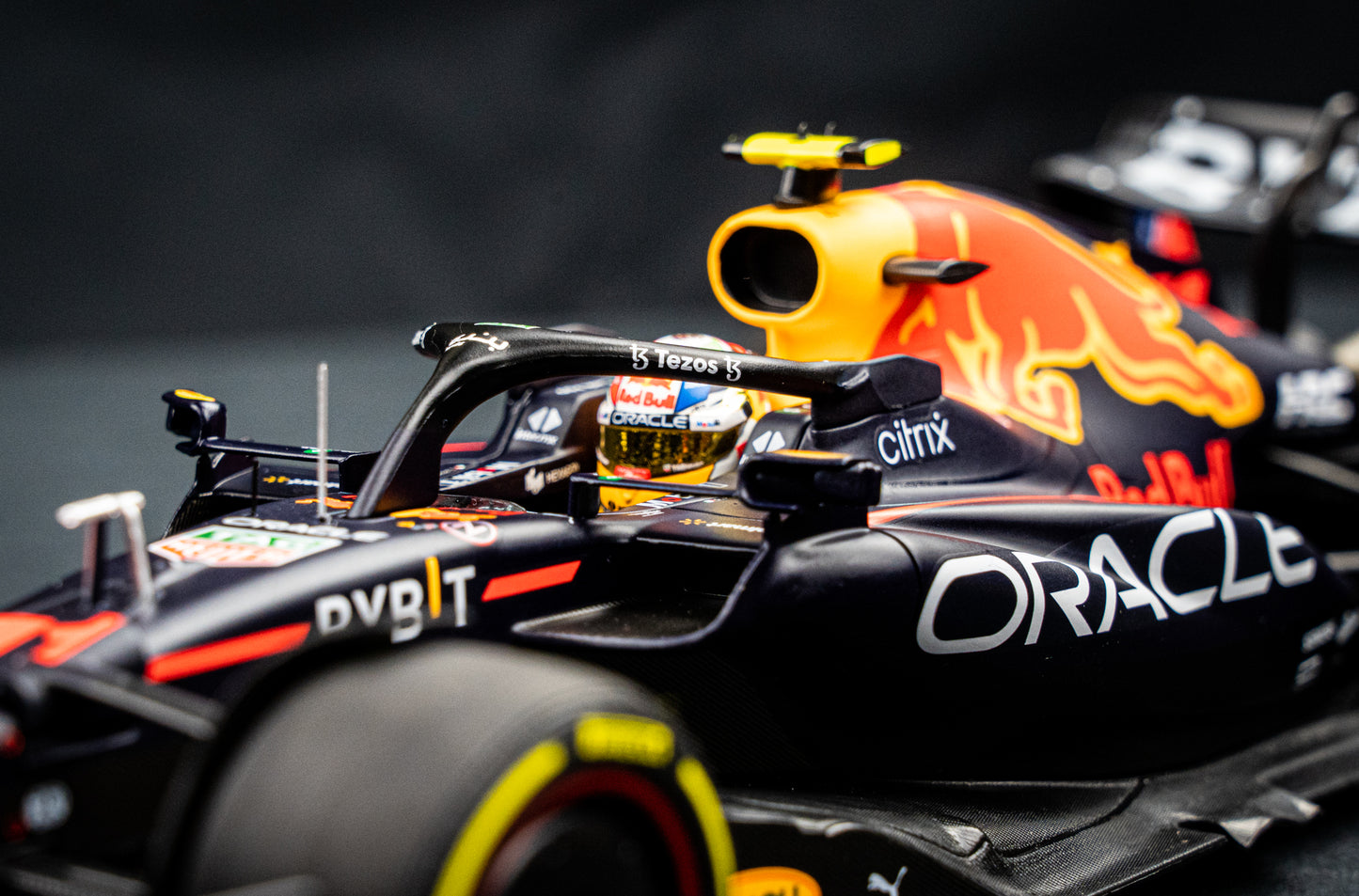 Red Bull Racing RB18 #11 Sergio Perez GP Saudi Arabien 2022 - Minichamps 1:18