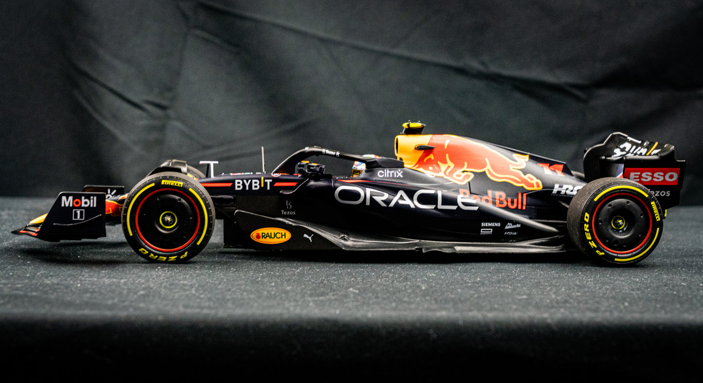 Red Bull Racing RB18 #11 Sergio Perez GP Saudi Arabien 2022 - Minichamps 1:18