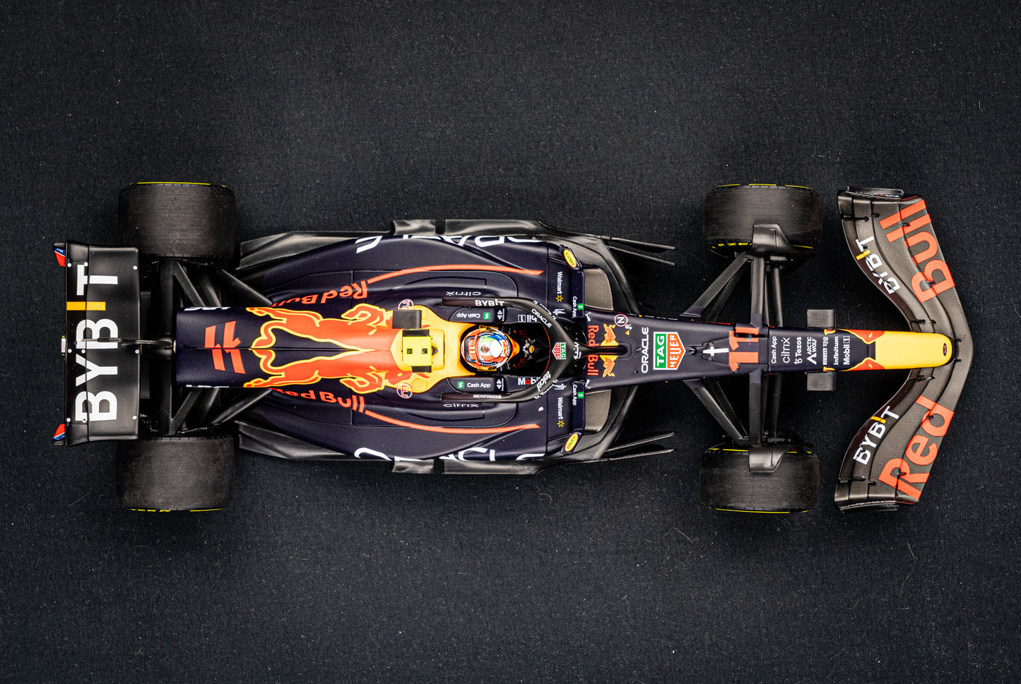 Red Bull Racing RB18 #11 Sergio Perez GP Saudi Arabien 2022 - Minichamps 1:18