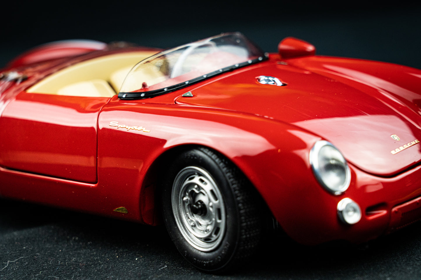 Porsche 550 A Spyder Baujahr 1953 - 57 in rot Schuco 1:18