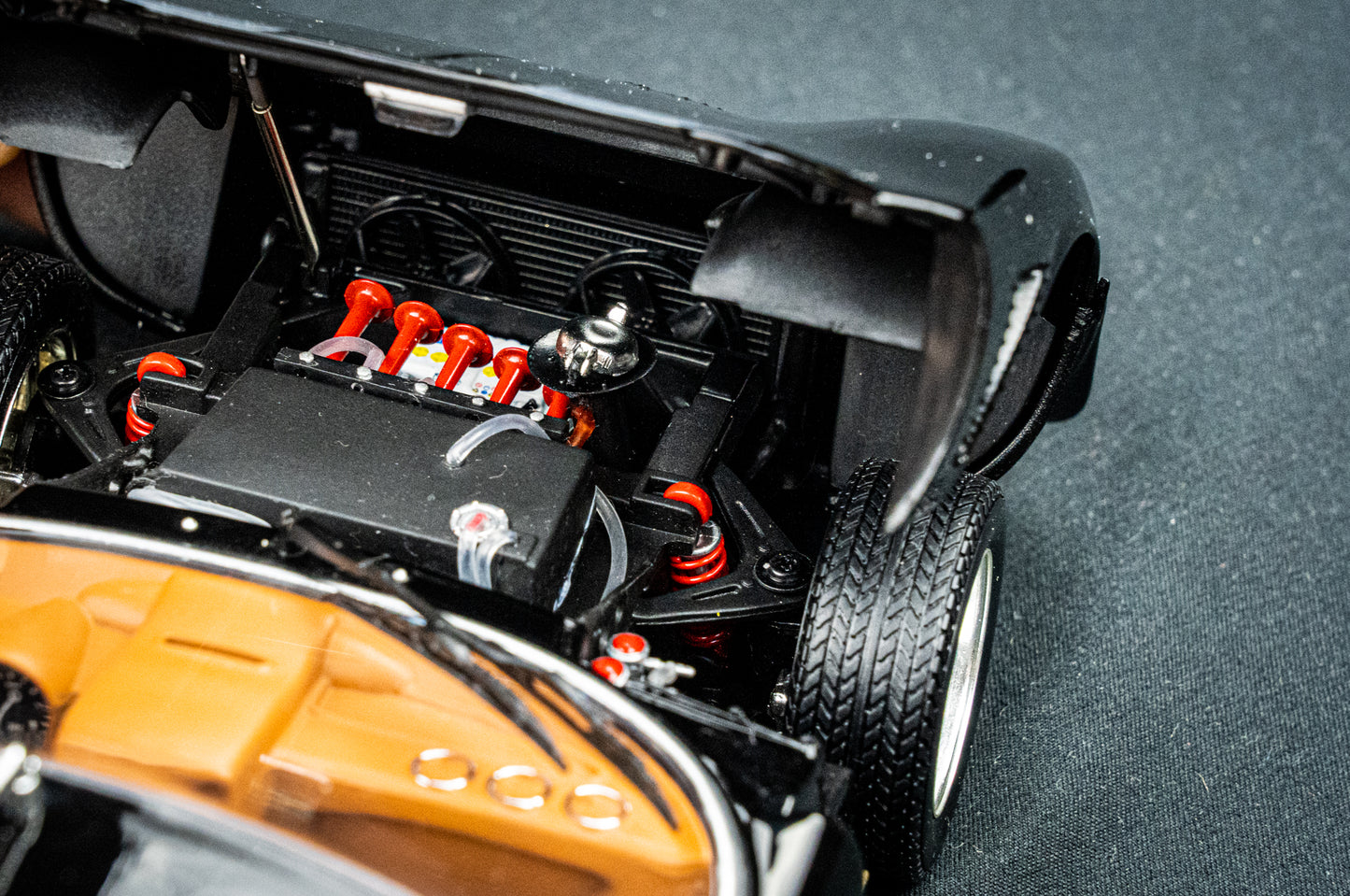 Lamborghini Miura SVR Baujahr 1970 schwarz / braun Kyosho 1:18