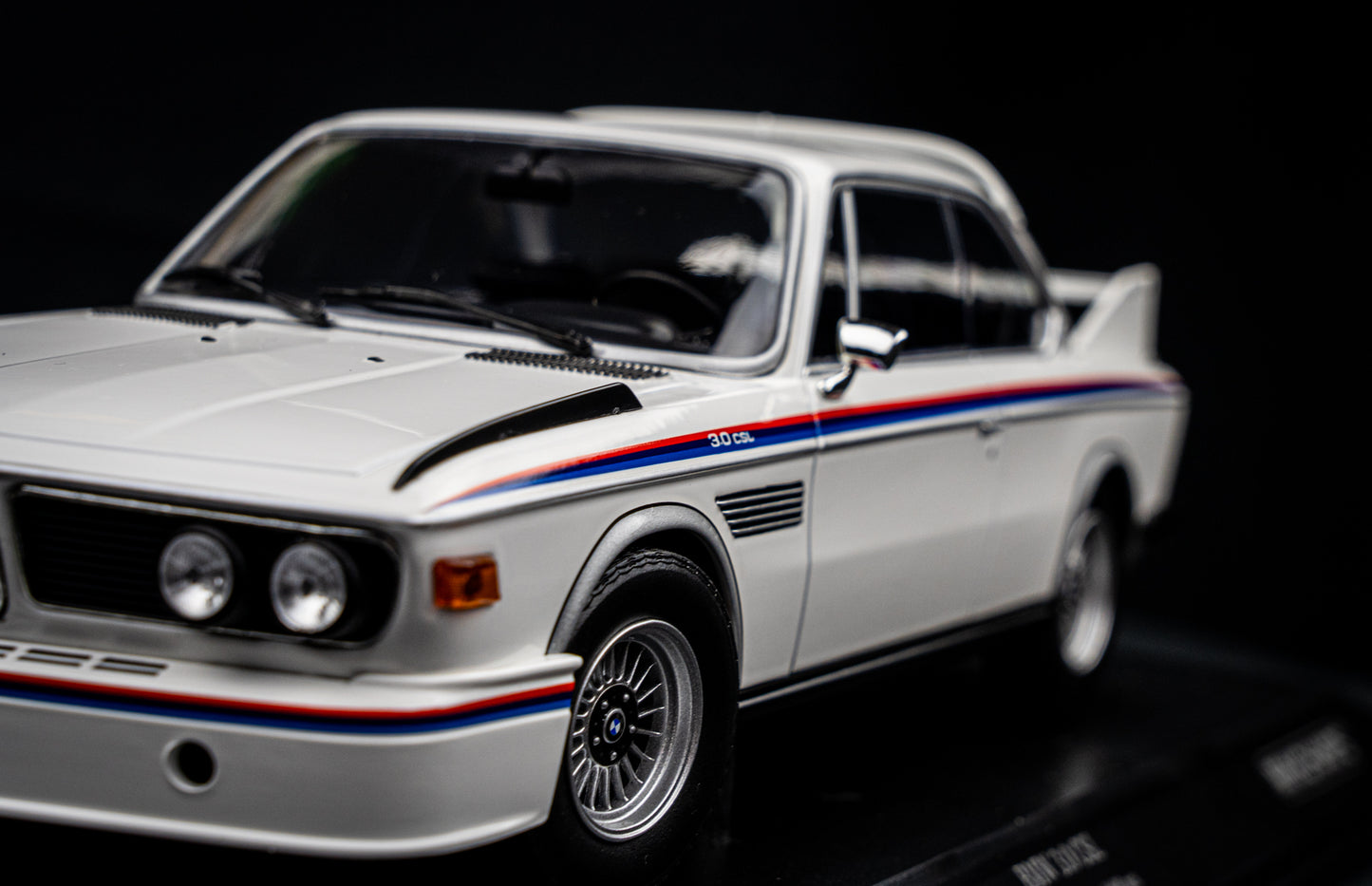 BMW 3.0 CSL E9 1973 weiß lim. Edition 600 Stk. - Minichamps 1:18