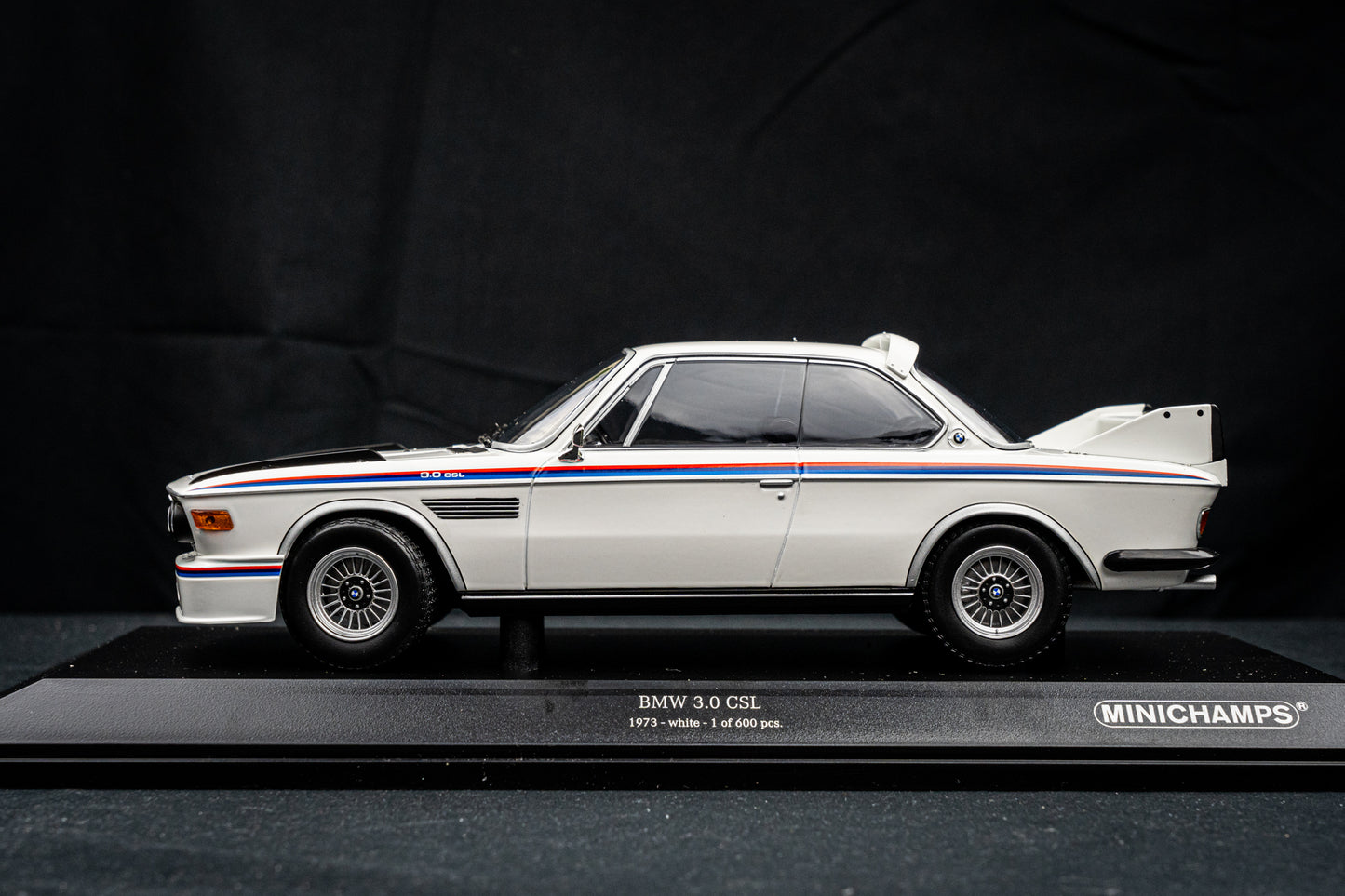 BMW 3.0 CSL E9 1973 weiß lim. Edition 600 Stk. - Minichamps 1:18