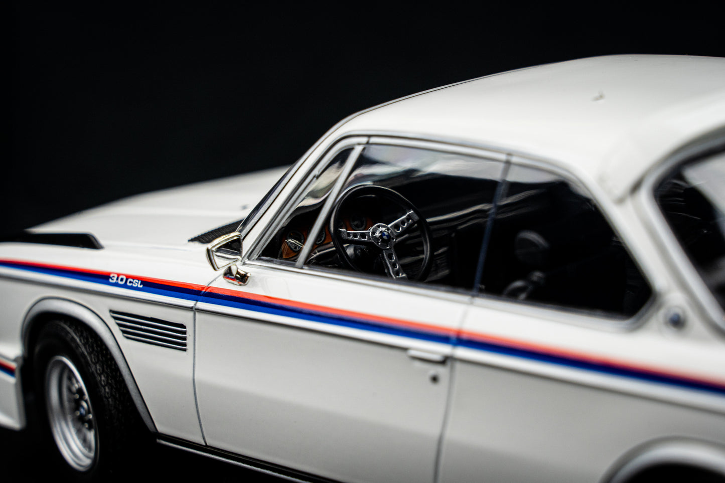 BMW 3.0 CSL E9 1973 weiß lim. Edition 600 Stk. - Minichamps 1:18