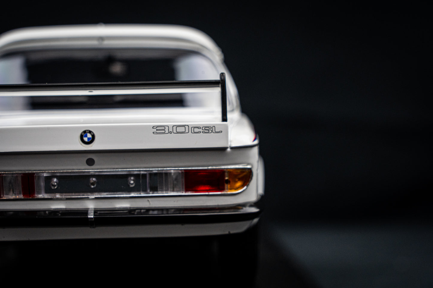 BMW 3.0 CSL E9 1973 weiß lim. Edition 600 Stk. - Minichamps 1:18