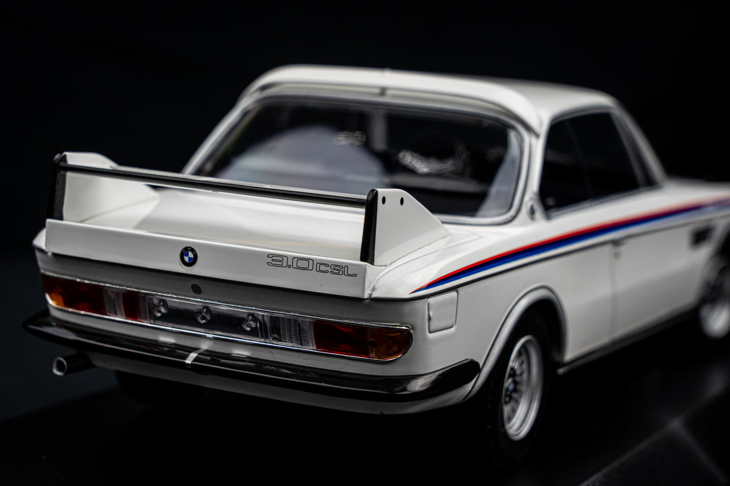 BMW 3.0 CSL E9 1973 weiß lim. Edition 600 Stk. - Minichamps 1:18