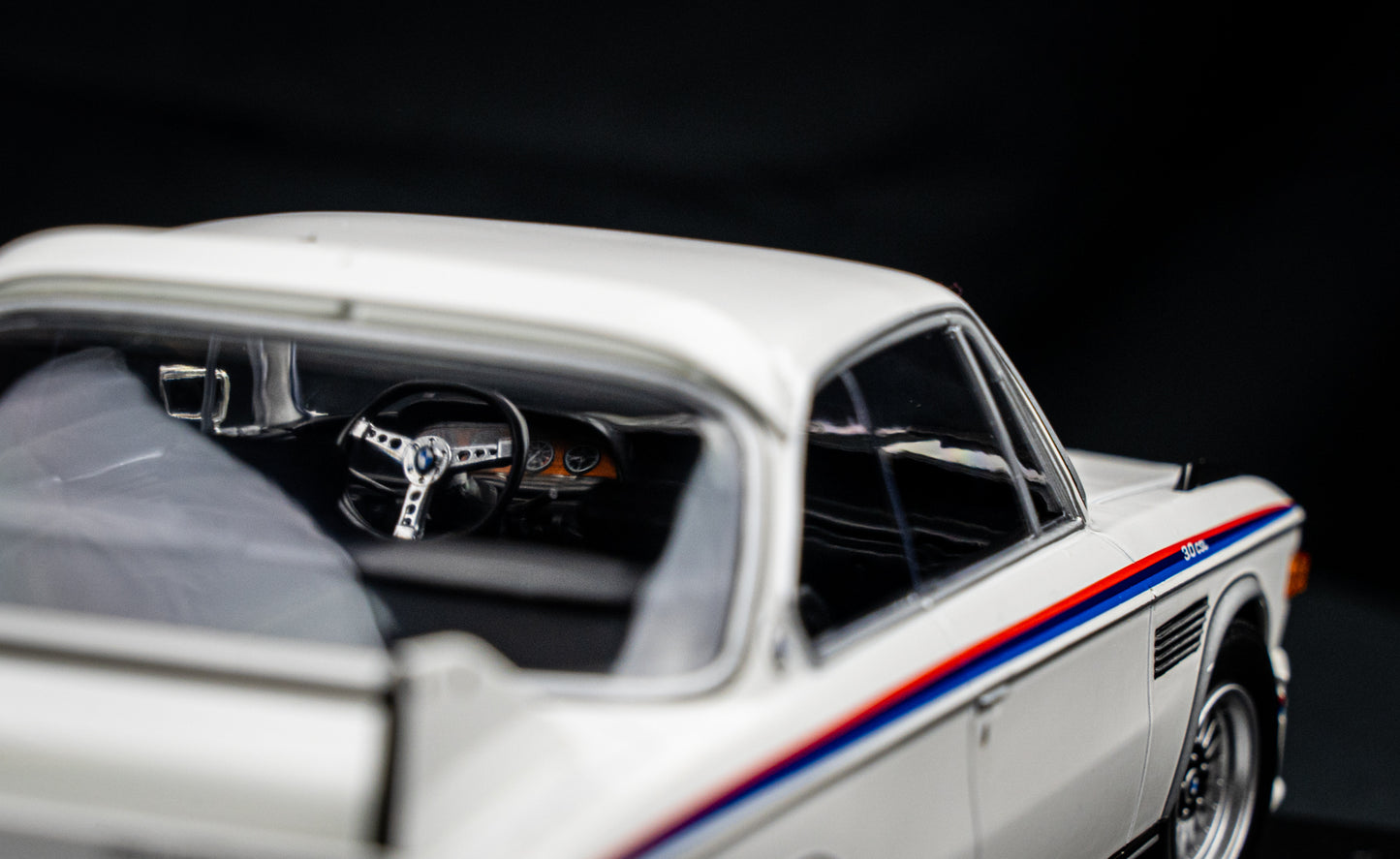 BMW 3.0 CSL E9 1973 weiß lim. Edition 600 Stk. - Minichamps 1:18
