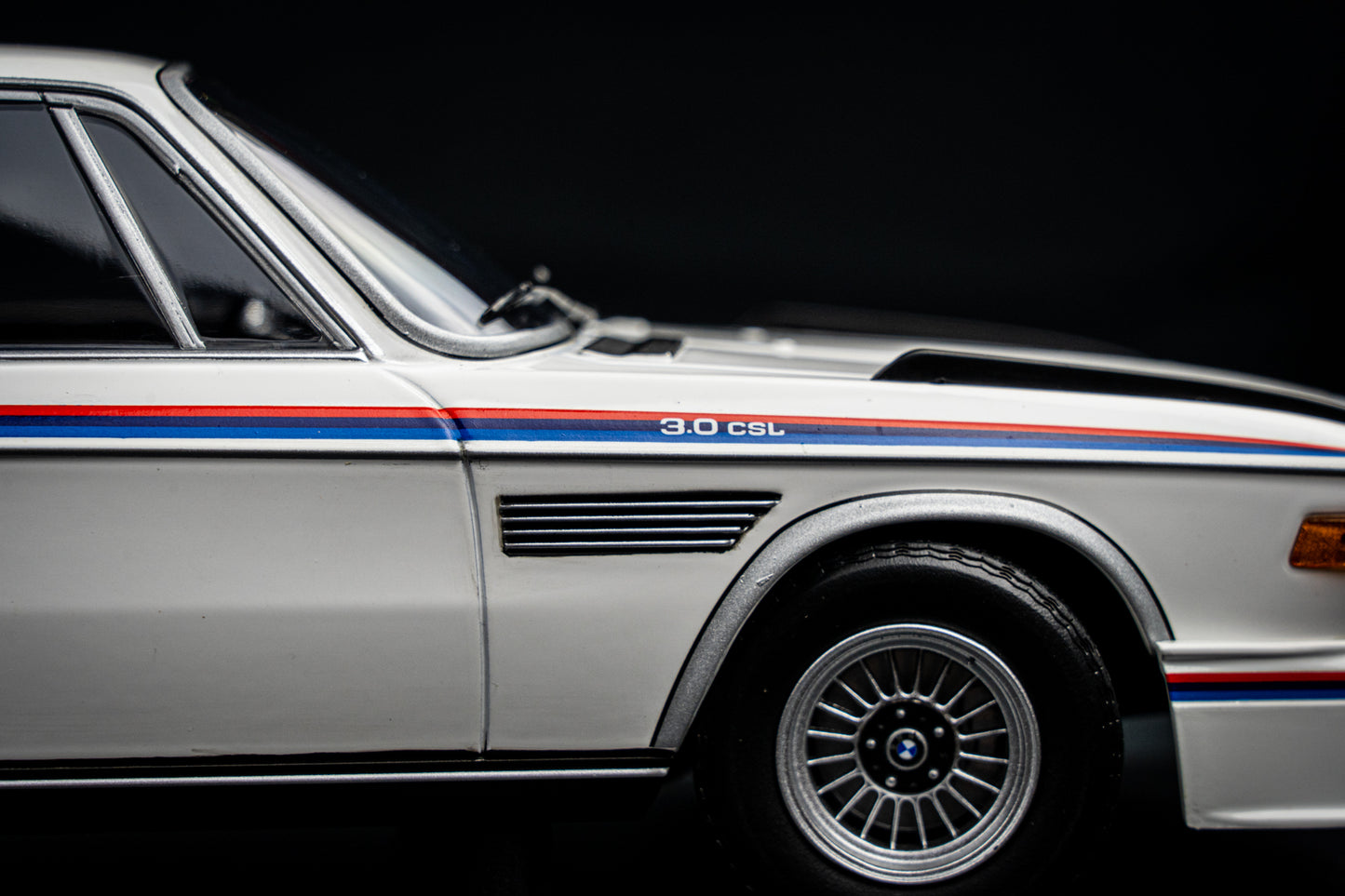 BMW 3.0 CSL E9 1973 weiß lim. Edition 600 Stk. - Minichamps 1:18