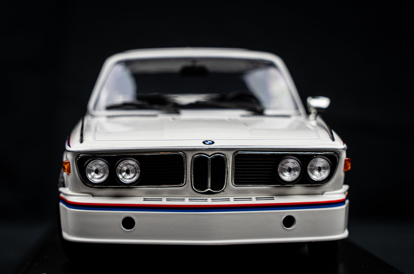 BMW 3.0 CSL E9 1973 weiß lim. Edition 600 Stk. - Minichamps 1:18