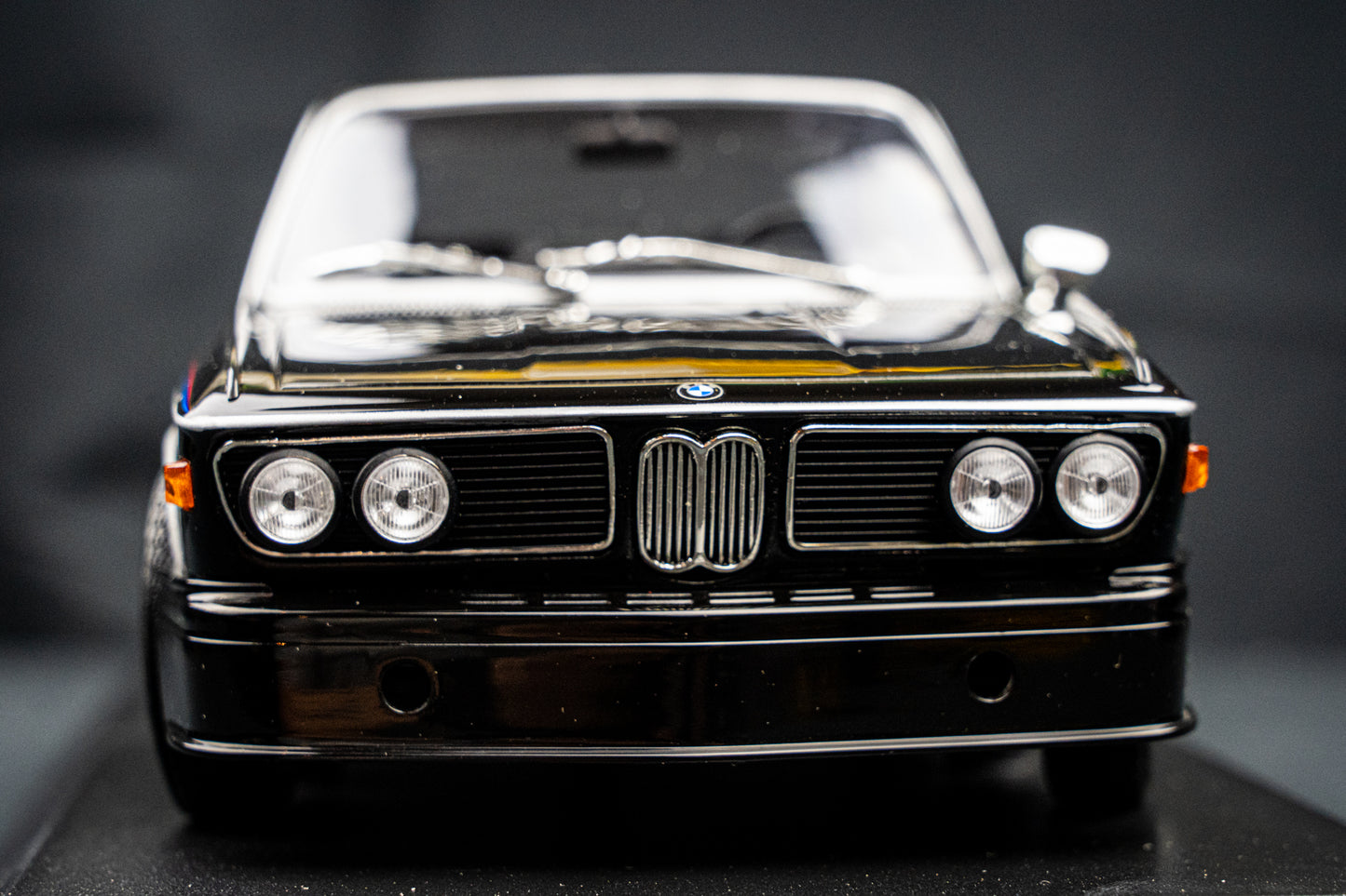 BMW 3.0 CSL E9 1973 schwarz lim. Edition 444 Stk. - Minichamps 1:18