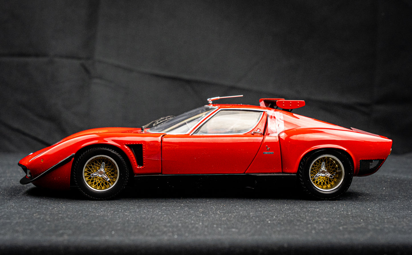 Lamborghini Miura SVR Baujahr 1970 rot / schwarz Kyosho 1:18
