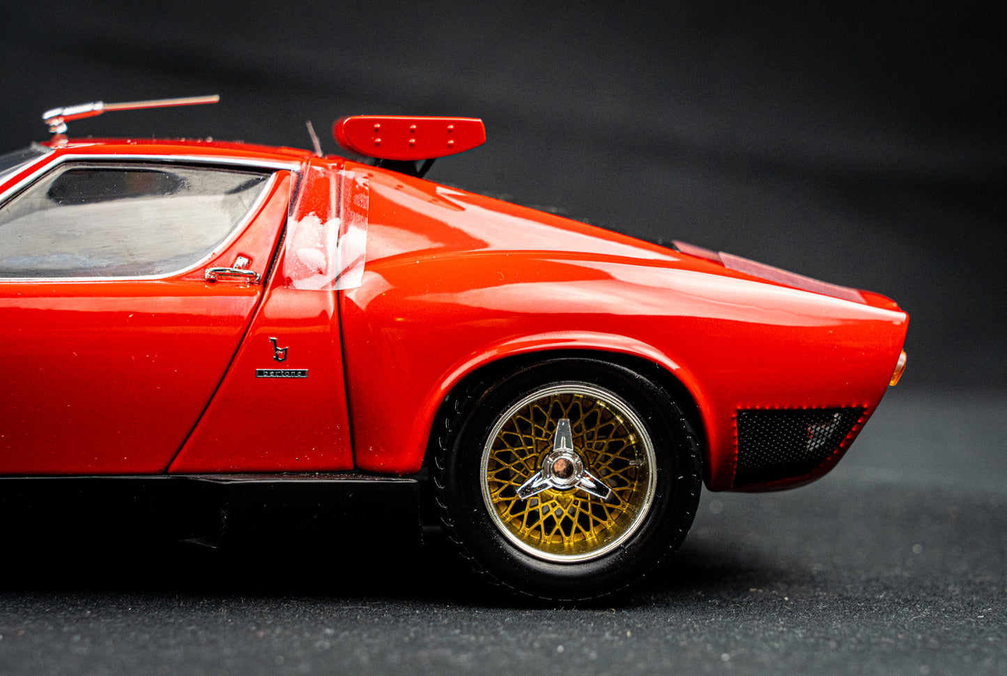 Lamborghini Miura SVR Baujahr 1970 rot / schwarz Kyosho 1:18