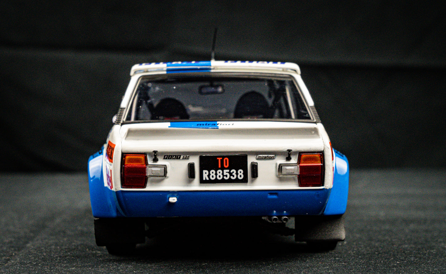 Fiat 131 Abarth #1 Markku Alen / Kivimäki - Sieger 1000 Seen Rallye Finnland 1980 - Kyosho 1:18