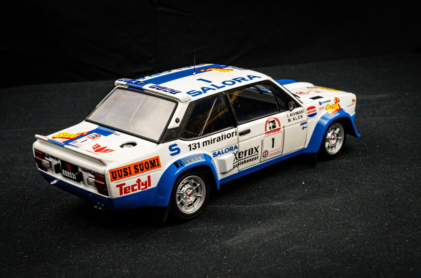 Fiat 131 Abarth #1 Markku Alen / Kivimäki - Sieger 1000 Seen Rallye Finnland 1980 - Kyosho 1:18