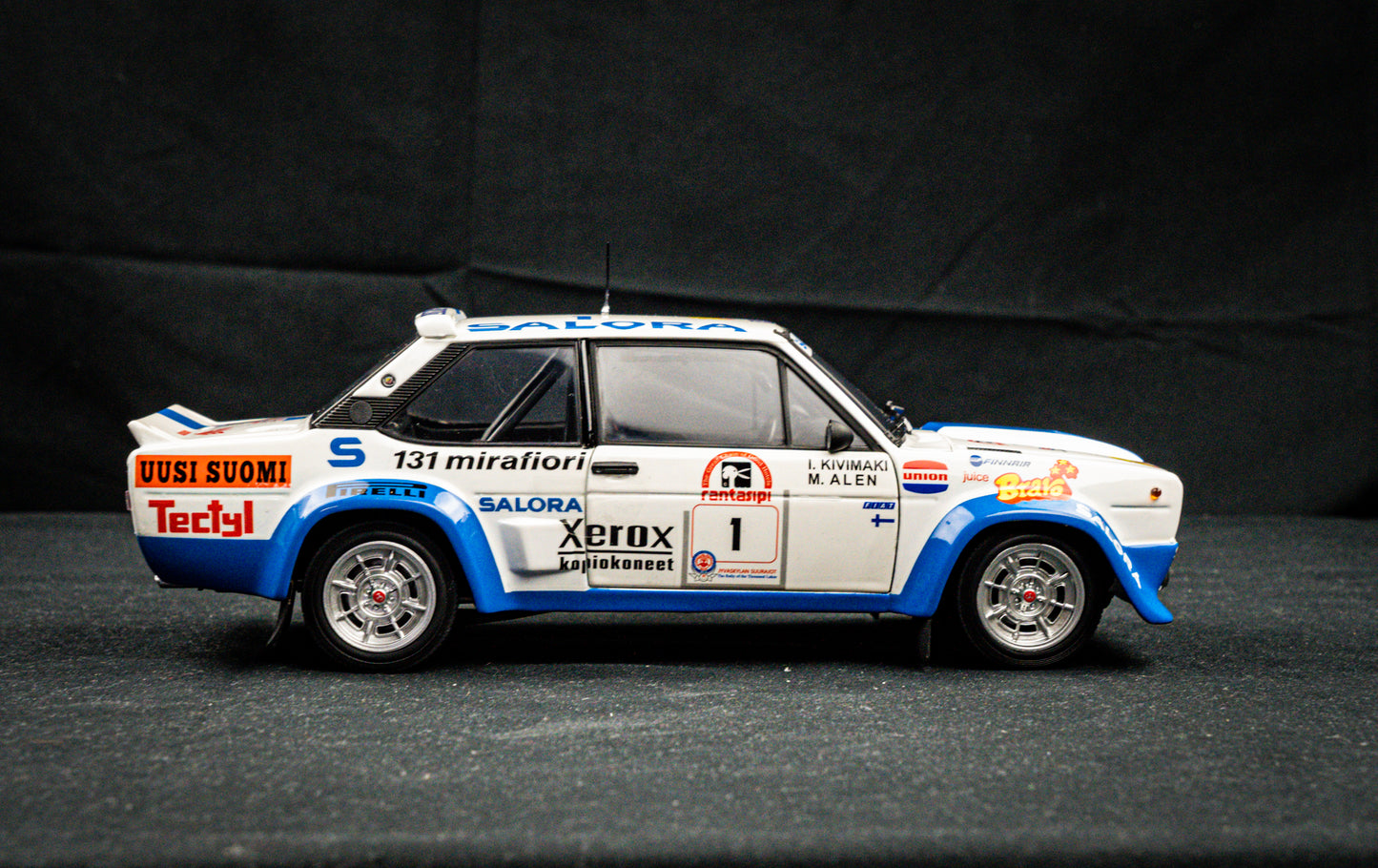 Fiat 131 Abarth #1 Markku Alen / Kivimäki - Sieger 1000 Seen Rallye Finnland 1980 - Kyosho 1:18