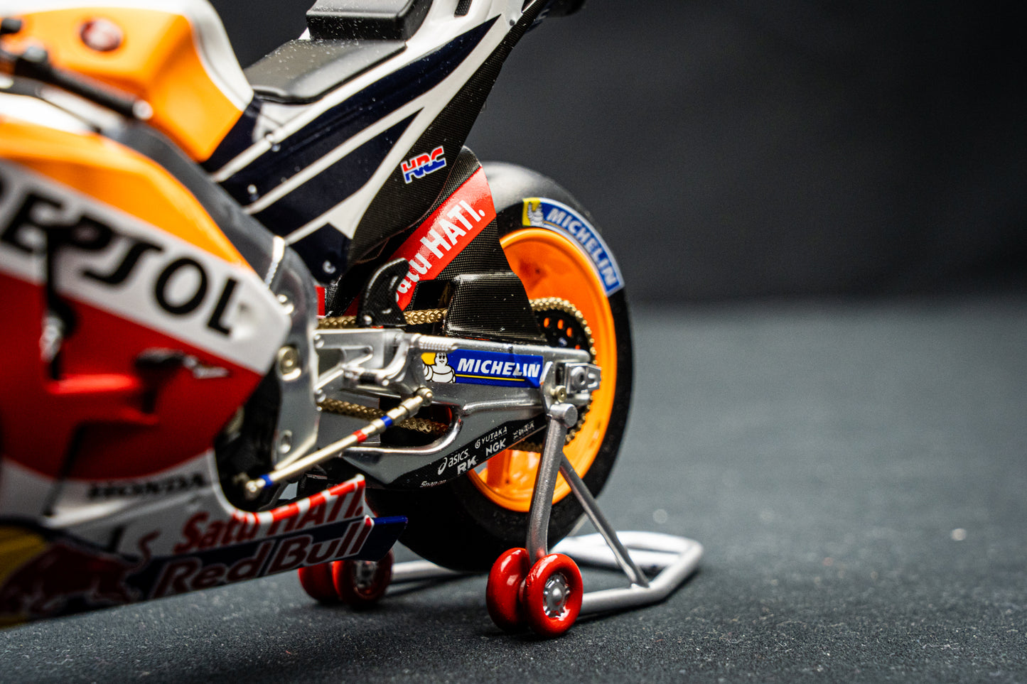 Dani Pedrosa Honda RC213V #26 MotoGP 2017 Spark 1:12