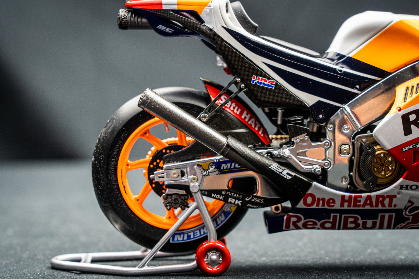 Dani Pedrosa Honda RC213V #26 MotoGP 2017 Spark 1:12