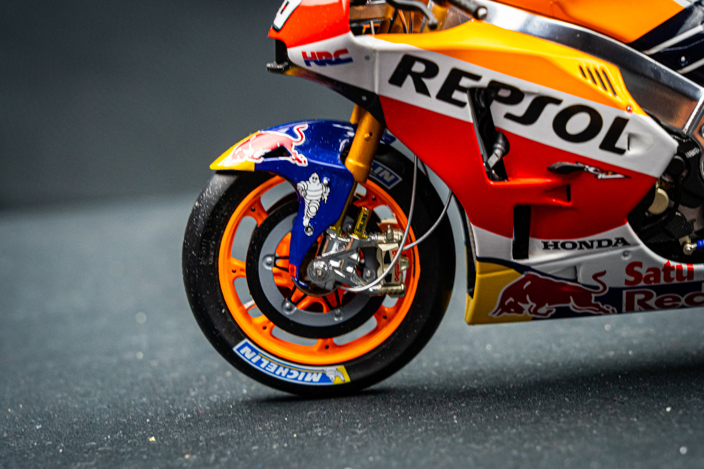 Dani Pedrosa Honda RC213V #26 MotoGP 2017 Spark 1:12