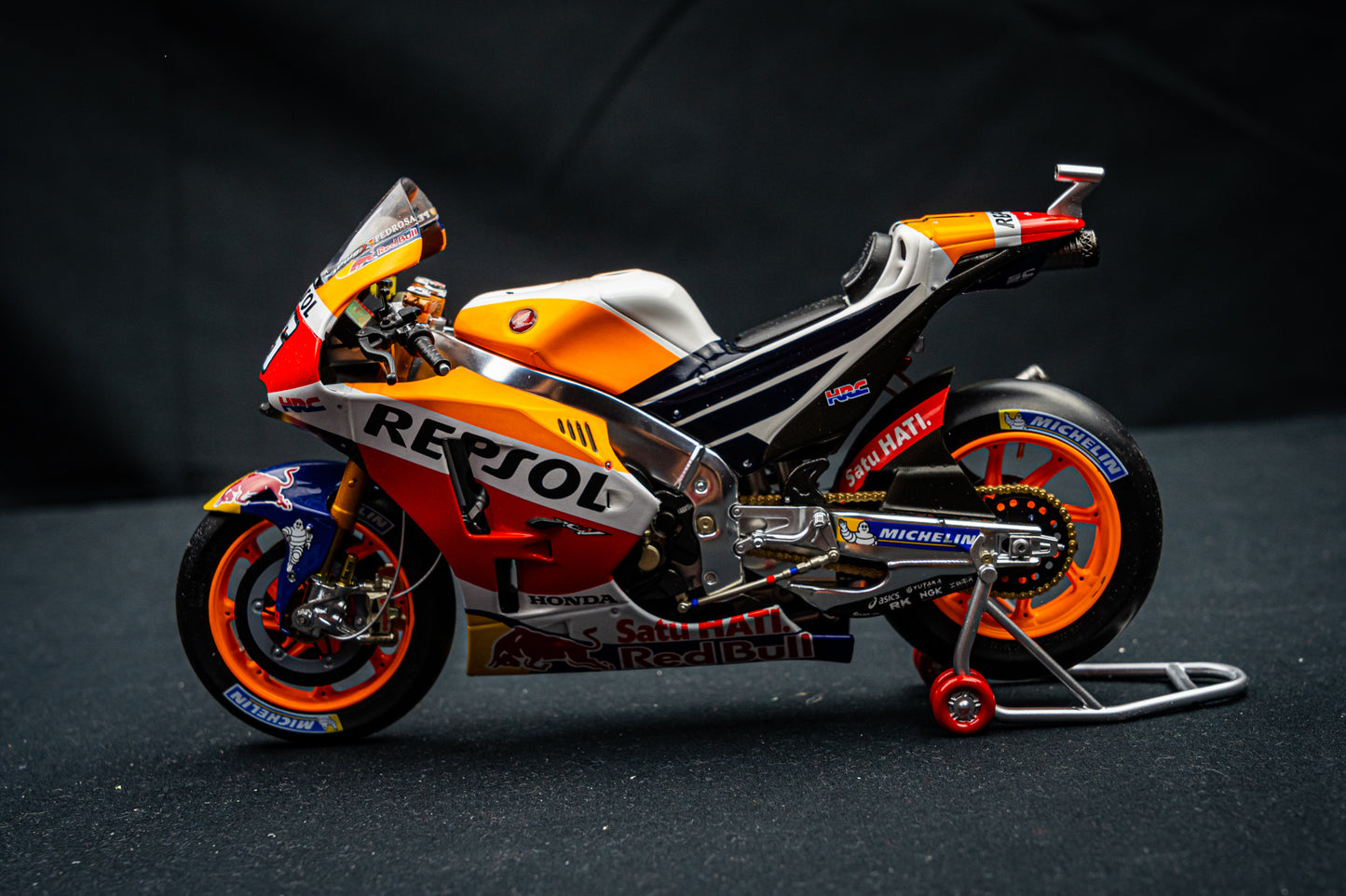 Dani Pedrosa Honda RC213V #26 MotoGP 2017 Spark 1:12
