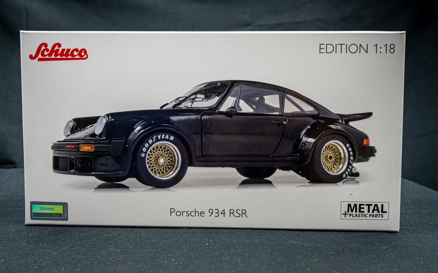 Porsche 934 RSR schwarz 1:18 Schuco