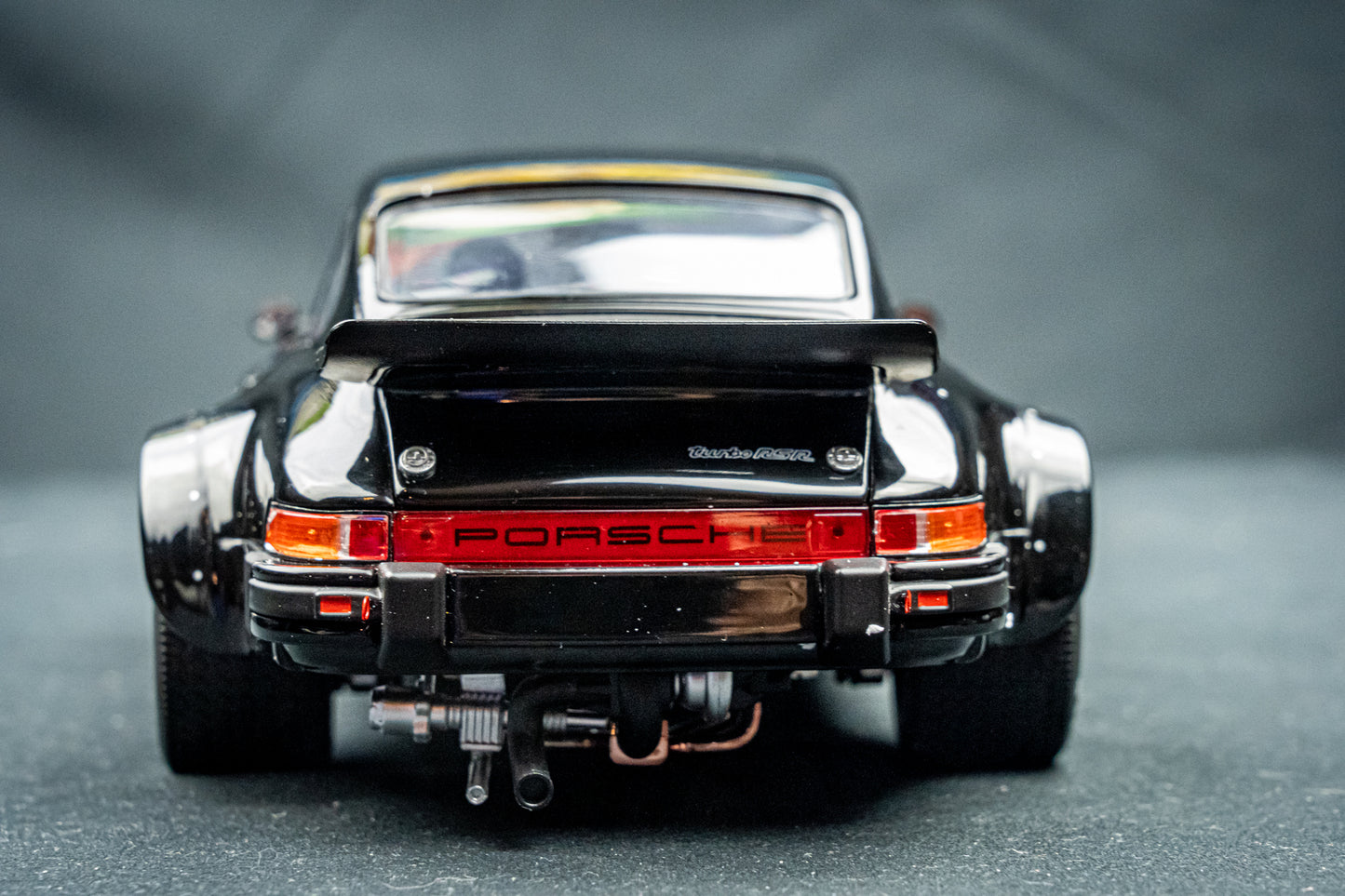 Porsche 934 RSR schwarz 1:18 Schuco