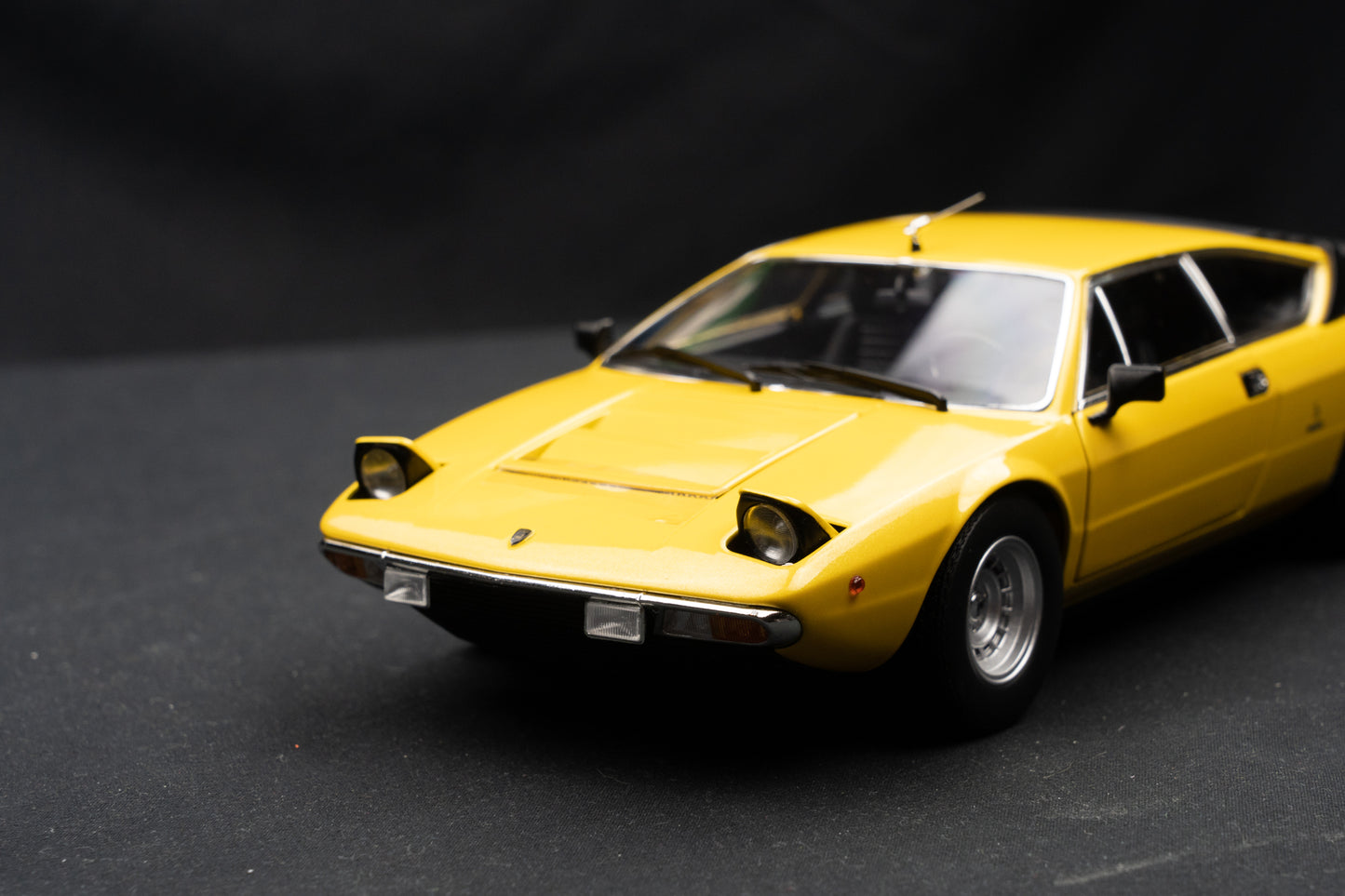 Lamborghini Urraco P250 Baujahr 1973 gelb Kyosho 1:18