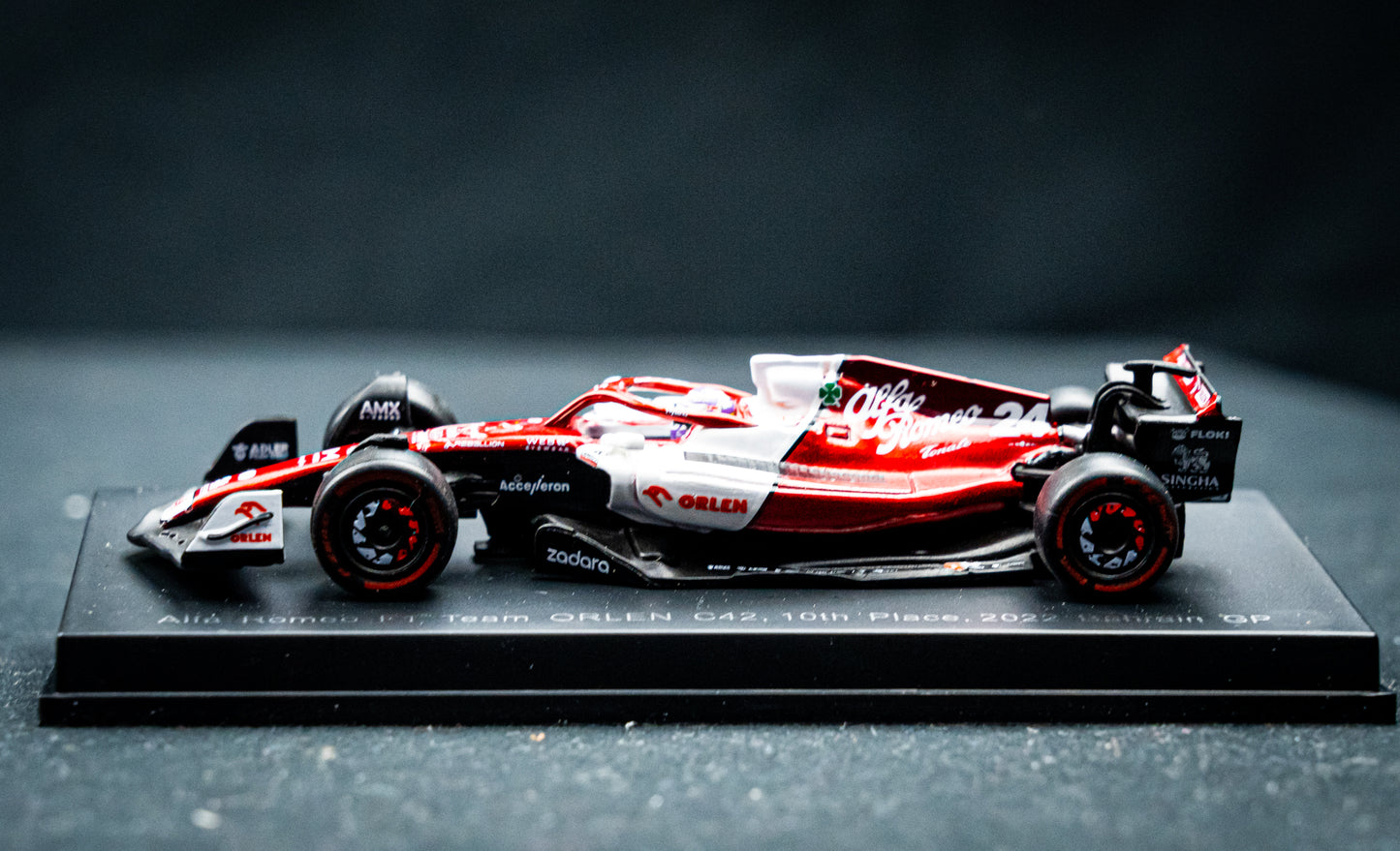 Zhou Guanyu Alfa Romeo C42 #24 10th Bahrain GP Formel 1 2022 1:64 Spark