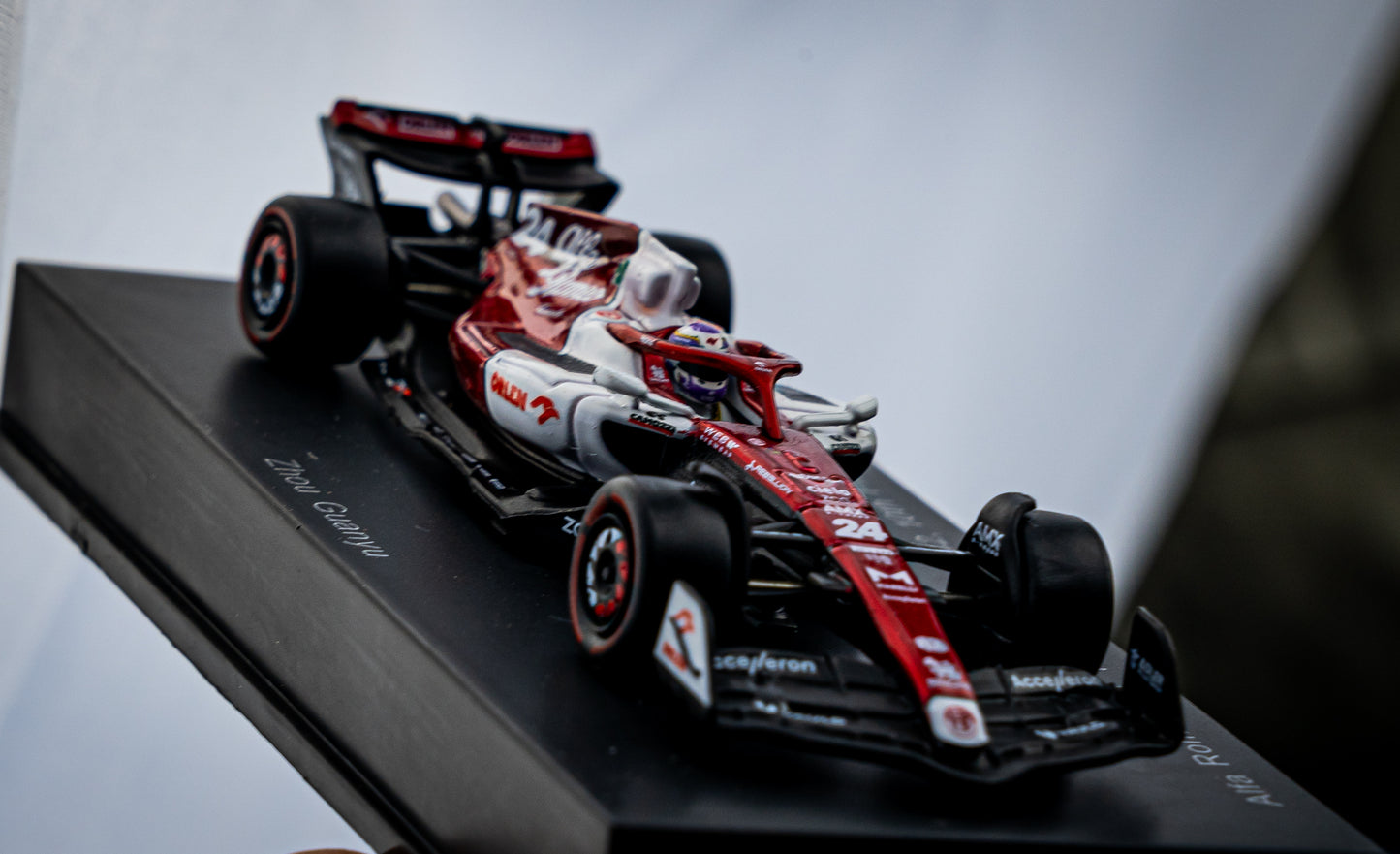 Zhou Guanyu Alfa Romeo C42 #24 10th Bahrain GP Formel 1 2022 1:64 Spark