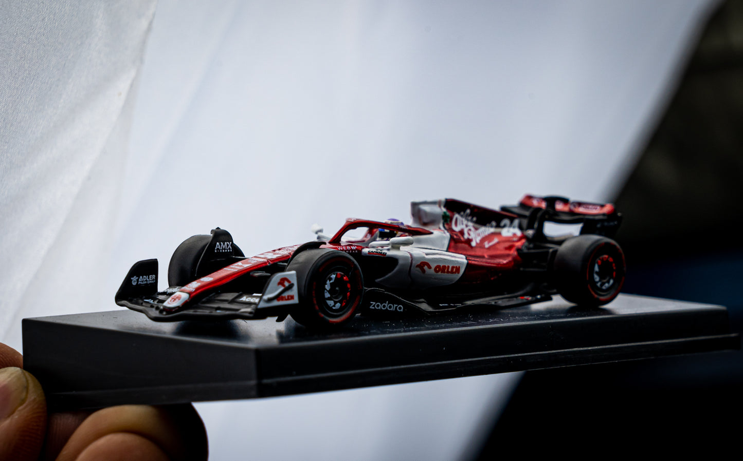 Zhou Guanyu Alfa Romeo C42 #24 10th Bahrain GP Formel 1 2022 1:64 Spark