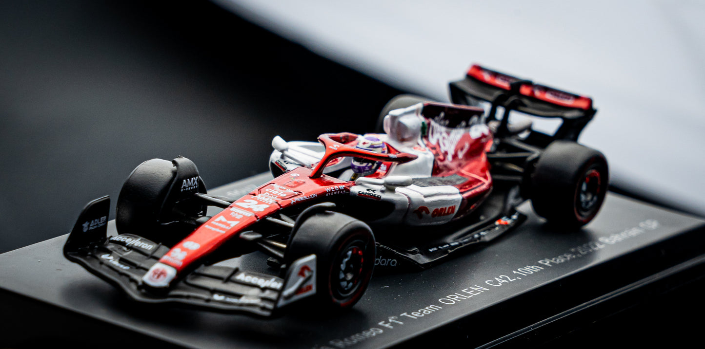 Zhou Guanyu Alfa Romeo C42 #24 10th Bahrain GP Formel 1 2022 1:64 Spark