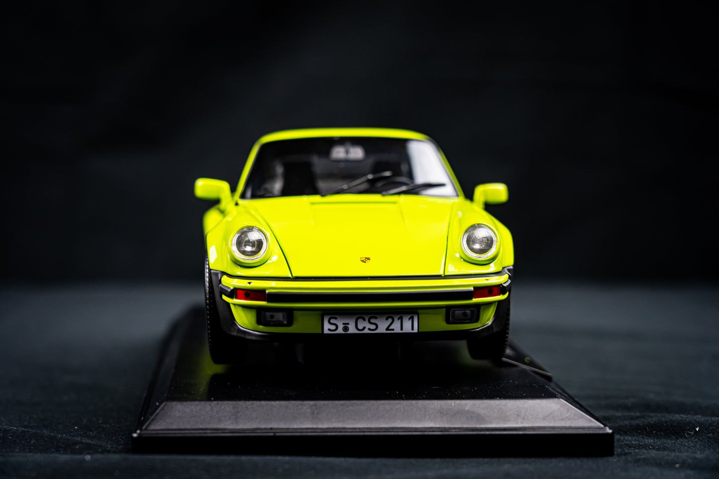 Porsche 911 Turbo 3.0 1976 hellgrün in 1:18 von NOREV