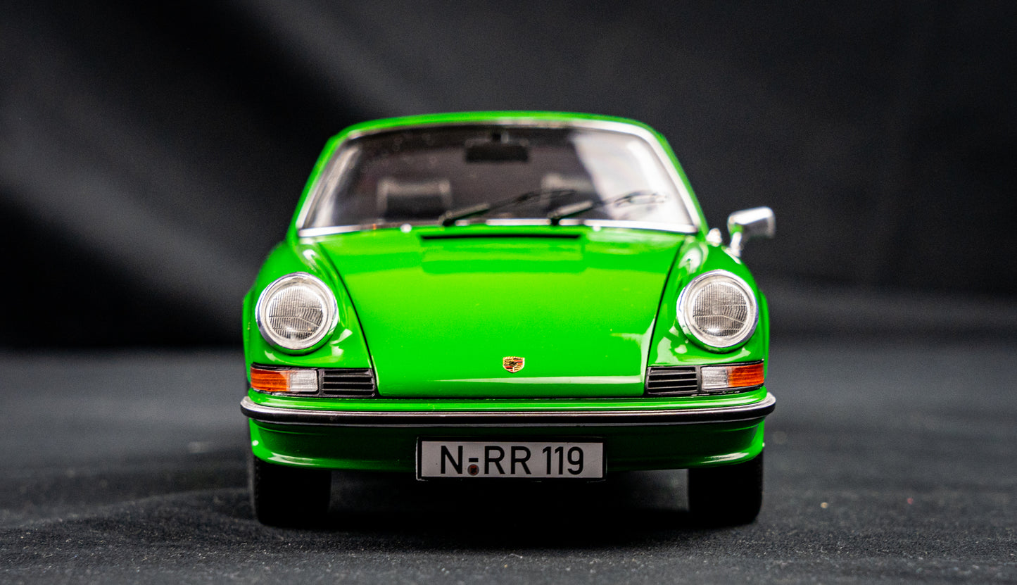 Porsche 911 S Targa viper green - Schuco 1:18