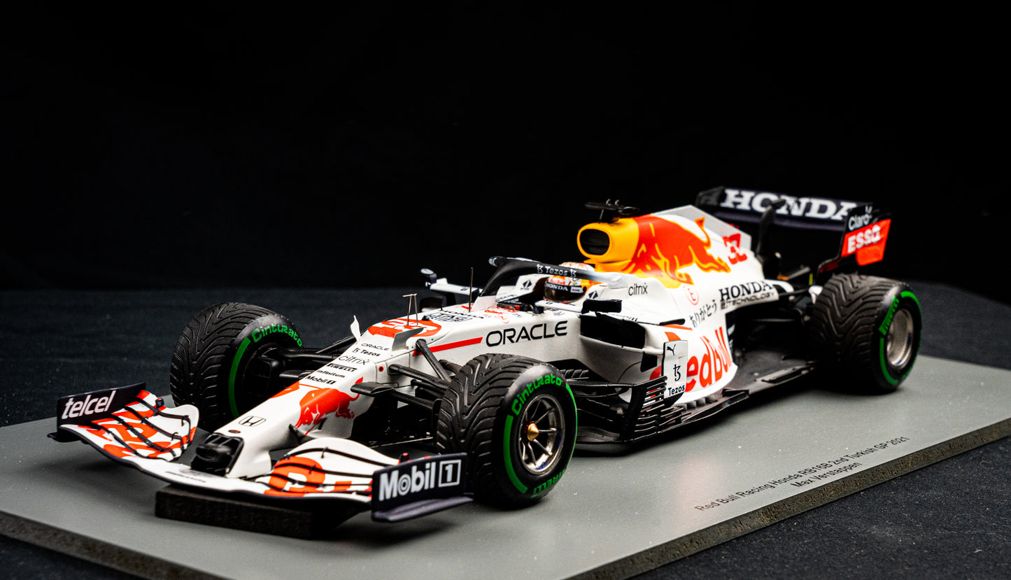 Red Bull Racing RB16B WHITE - #33 Max Verstappen GP Türkei 2021 - Spark 1:18