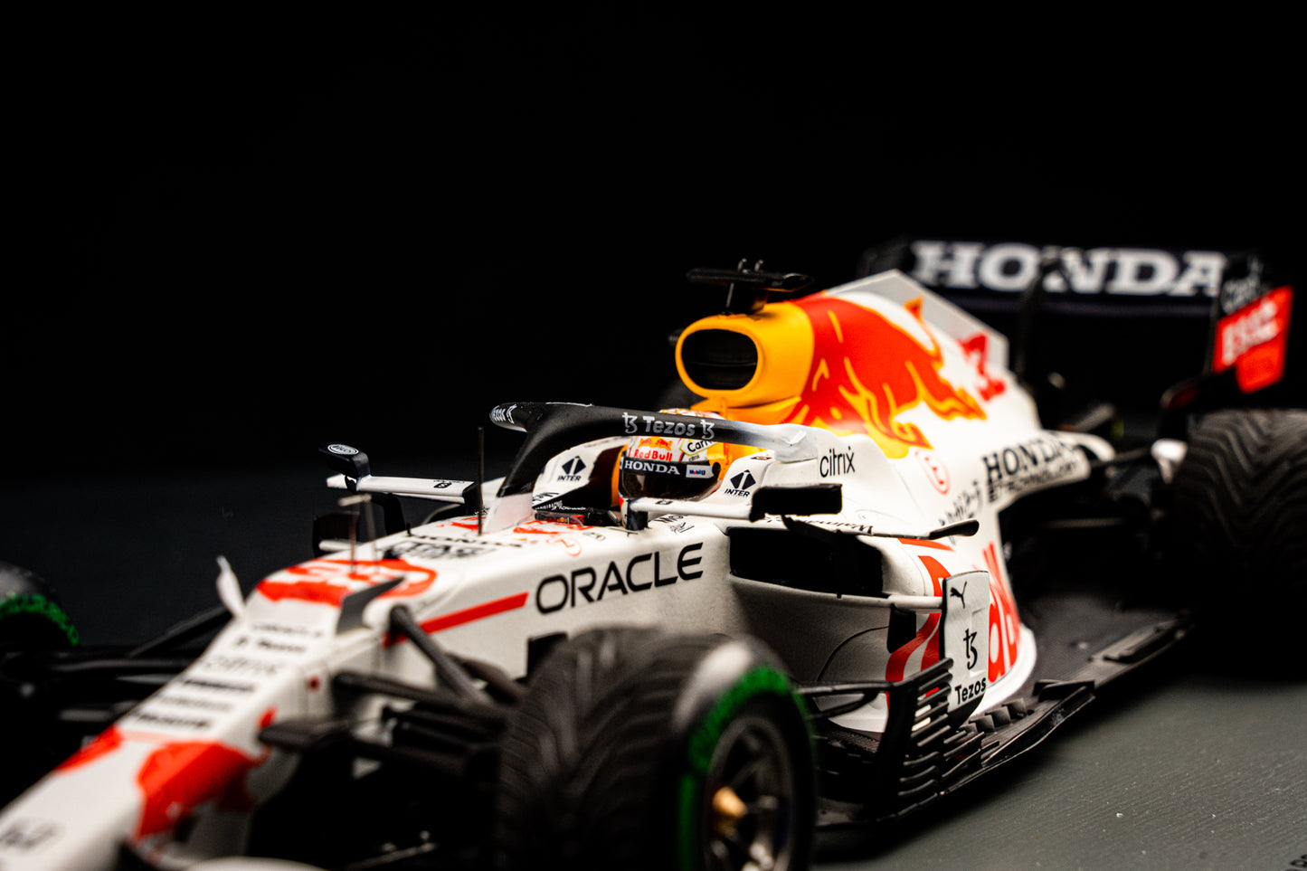 Red Bull Racing RB16B WHITE - #33 Max Verstappen GP Türkei 2021 - Spark 1:18