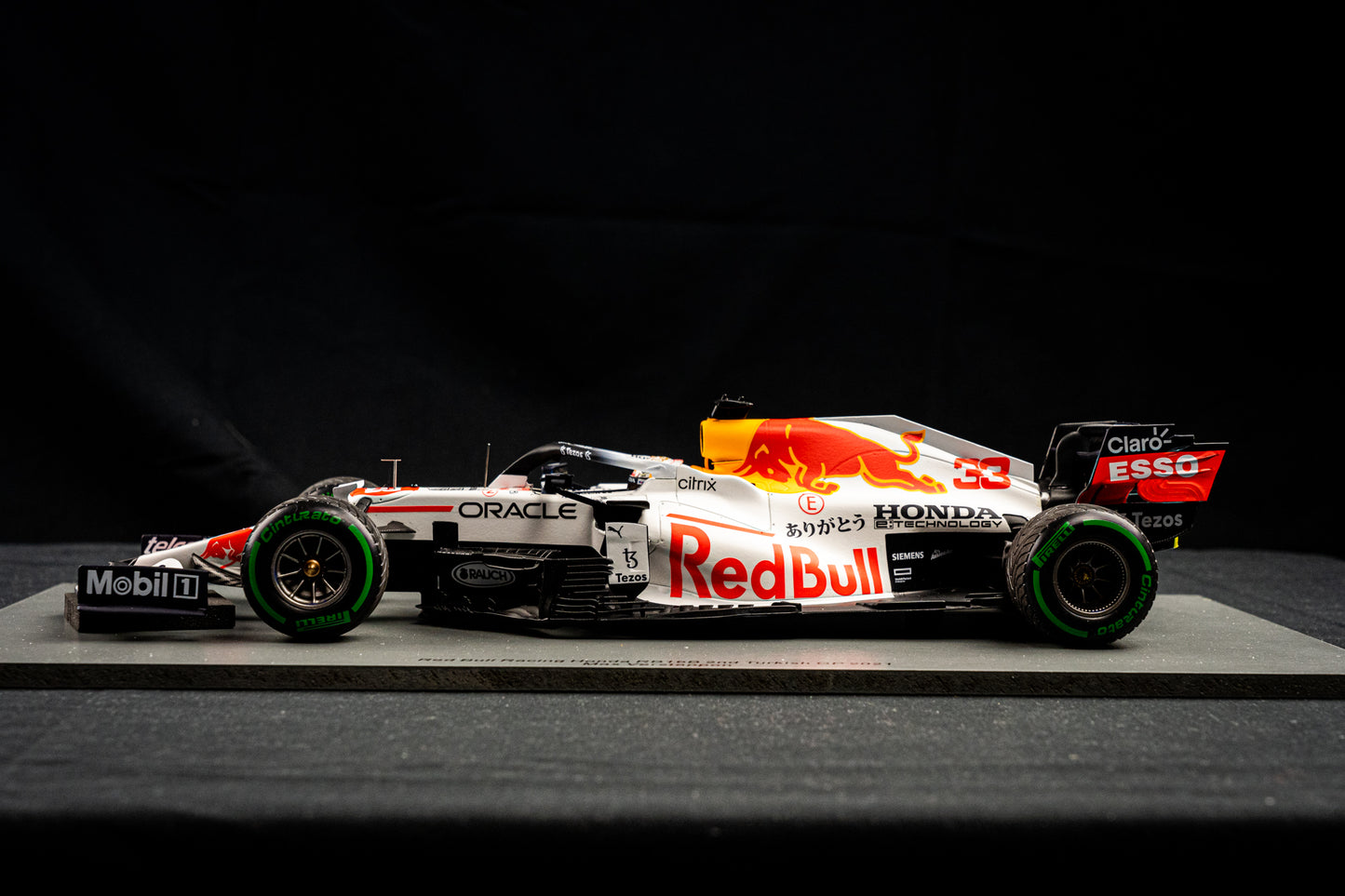 Red Bull Racing RB16B WHITE - #33 Max Verstappen GP Türkei 2021 - Spark 1:18
