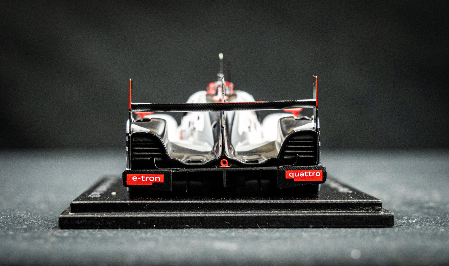 Audi R18 e-tron quattro no.2 Treluyer / Fässler / Lotterer - Sieger 24h LeMans 2014 - Spark 1:43